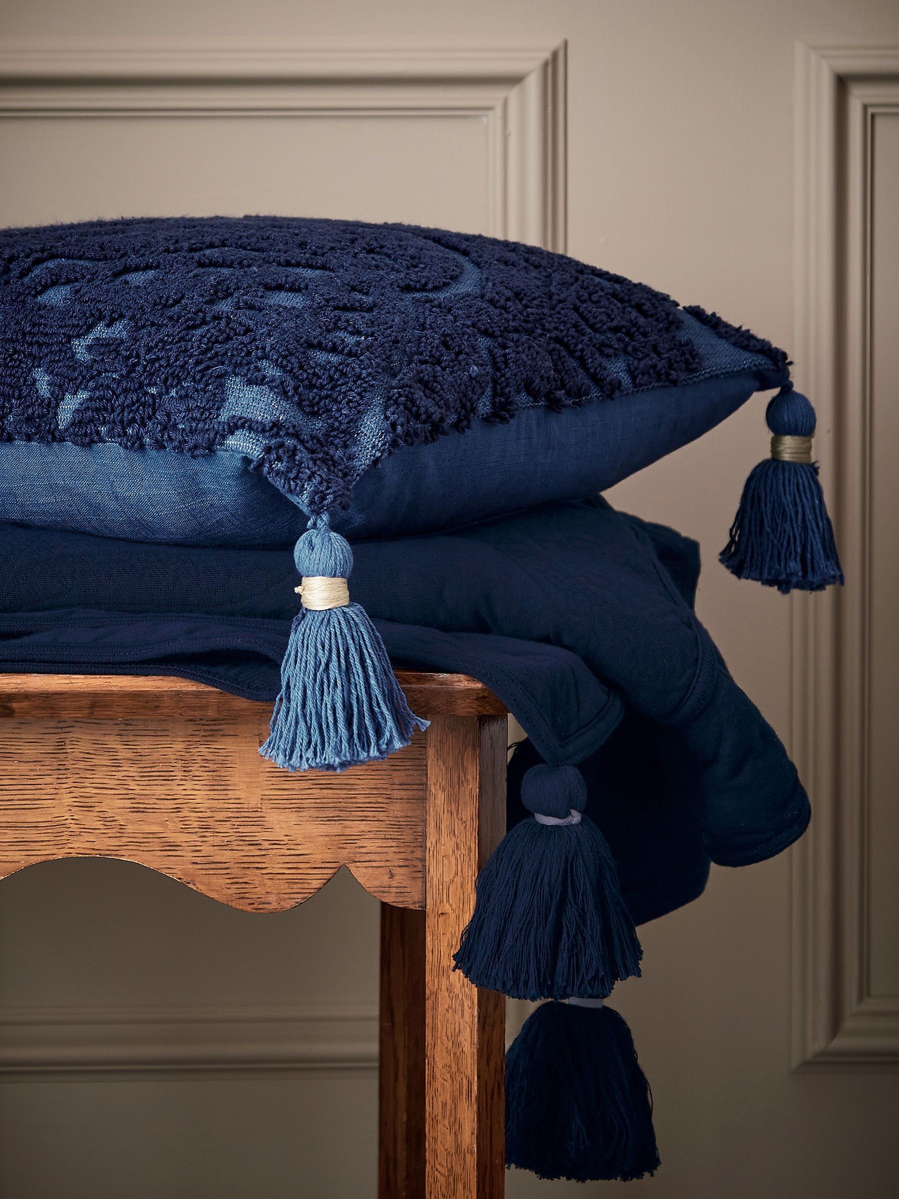 Blue 100% Cotton Paisley Tufted Cushion - Image 2 of 8
