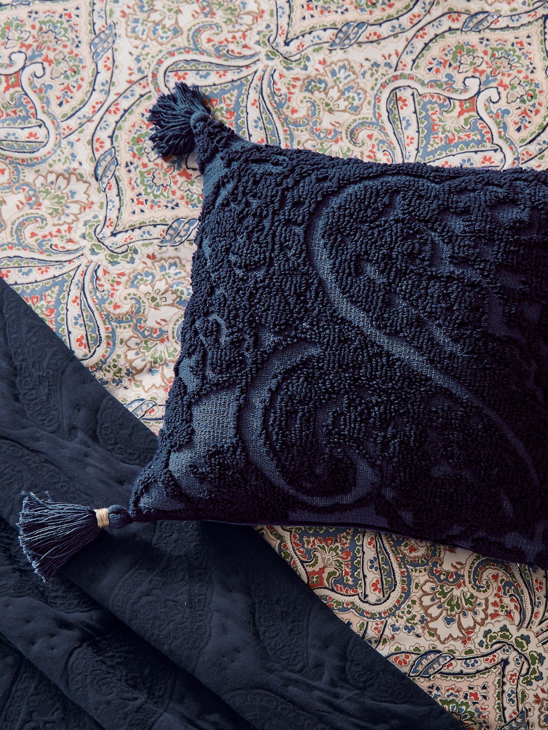 Blue 100% Cotton Paisley Tufted Cushion - Image 4 of 8