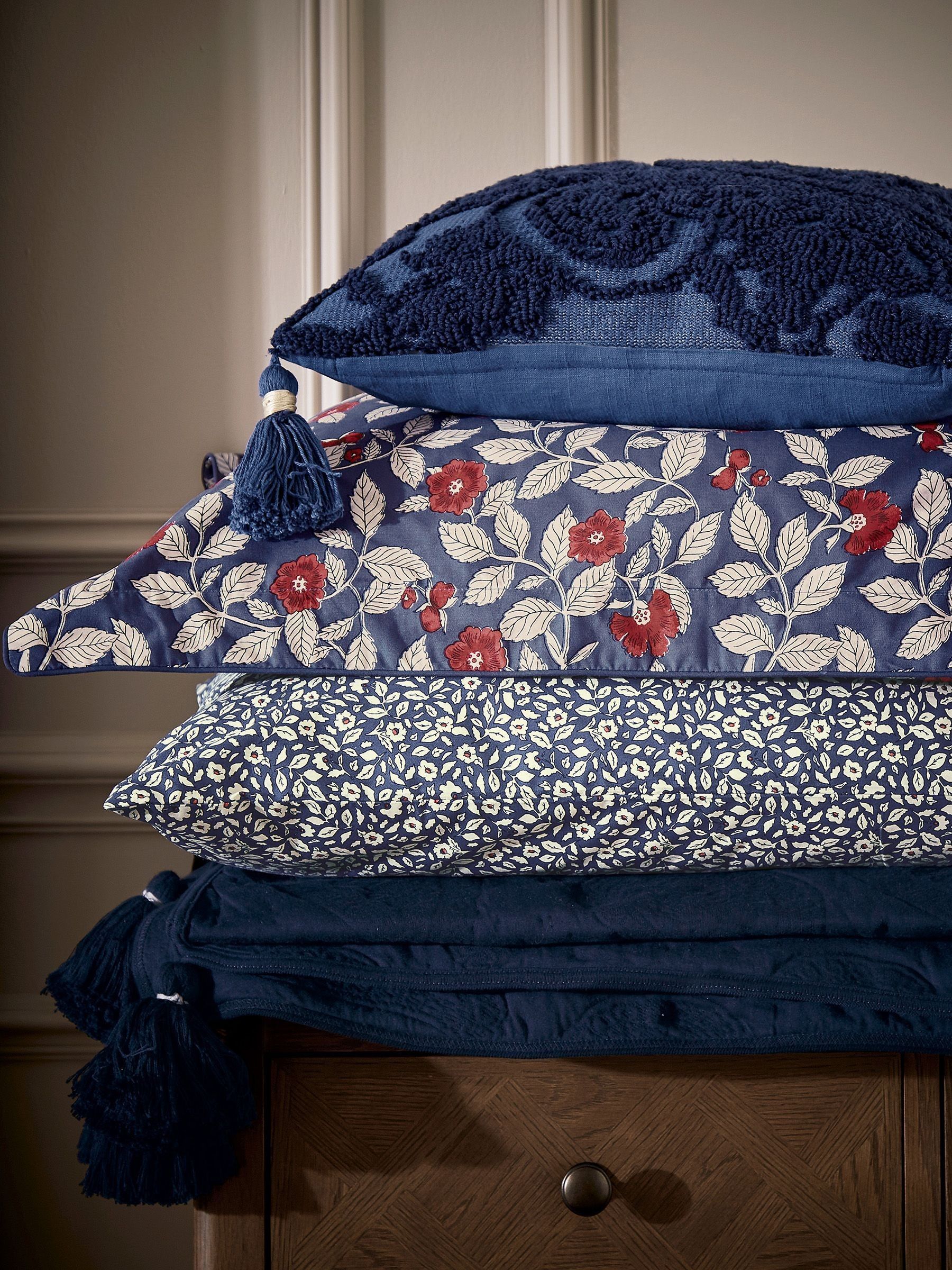 Grove Floral Blue 100% Cotton Bedding Set - Image 4 of 6