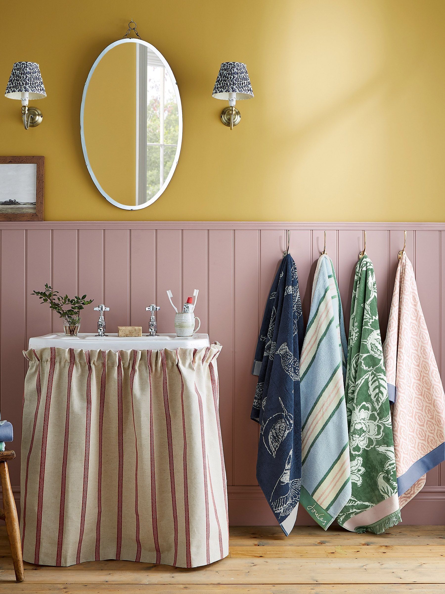 Juliette Green 100% Cotton Towel - Image 2 of 4