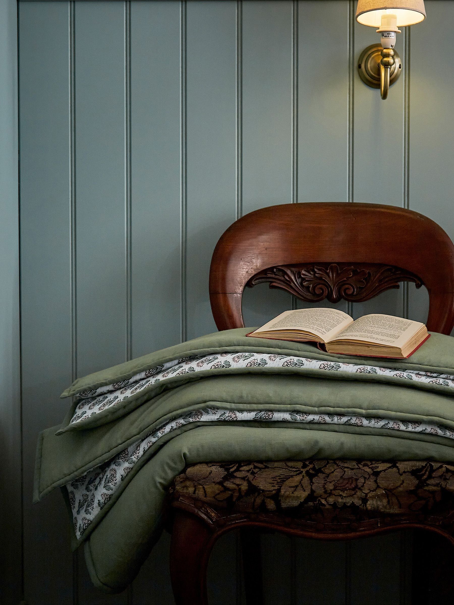 Indienne Floral Green Quilted 100% Cotton Throw - Image 2 of 4 Indienne Floral Green Quilted 100% Cotton Throw - Image 2 of 4