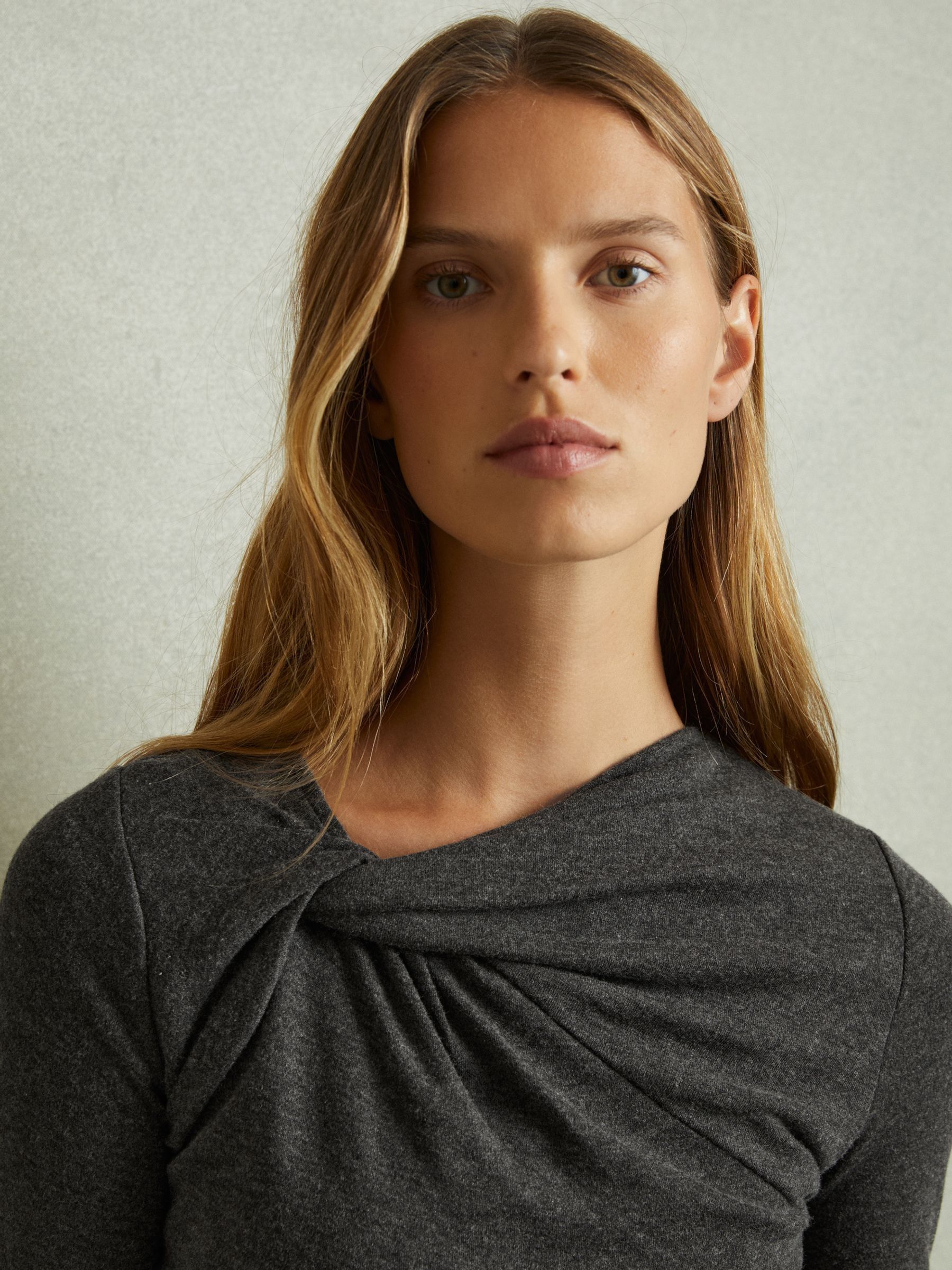 【海外限定】REISSワンピース☆Vesta Knitted Twist Detail Mini Reiss Knitted Twist Detail Mini Dress in Grey | REISS