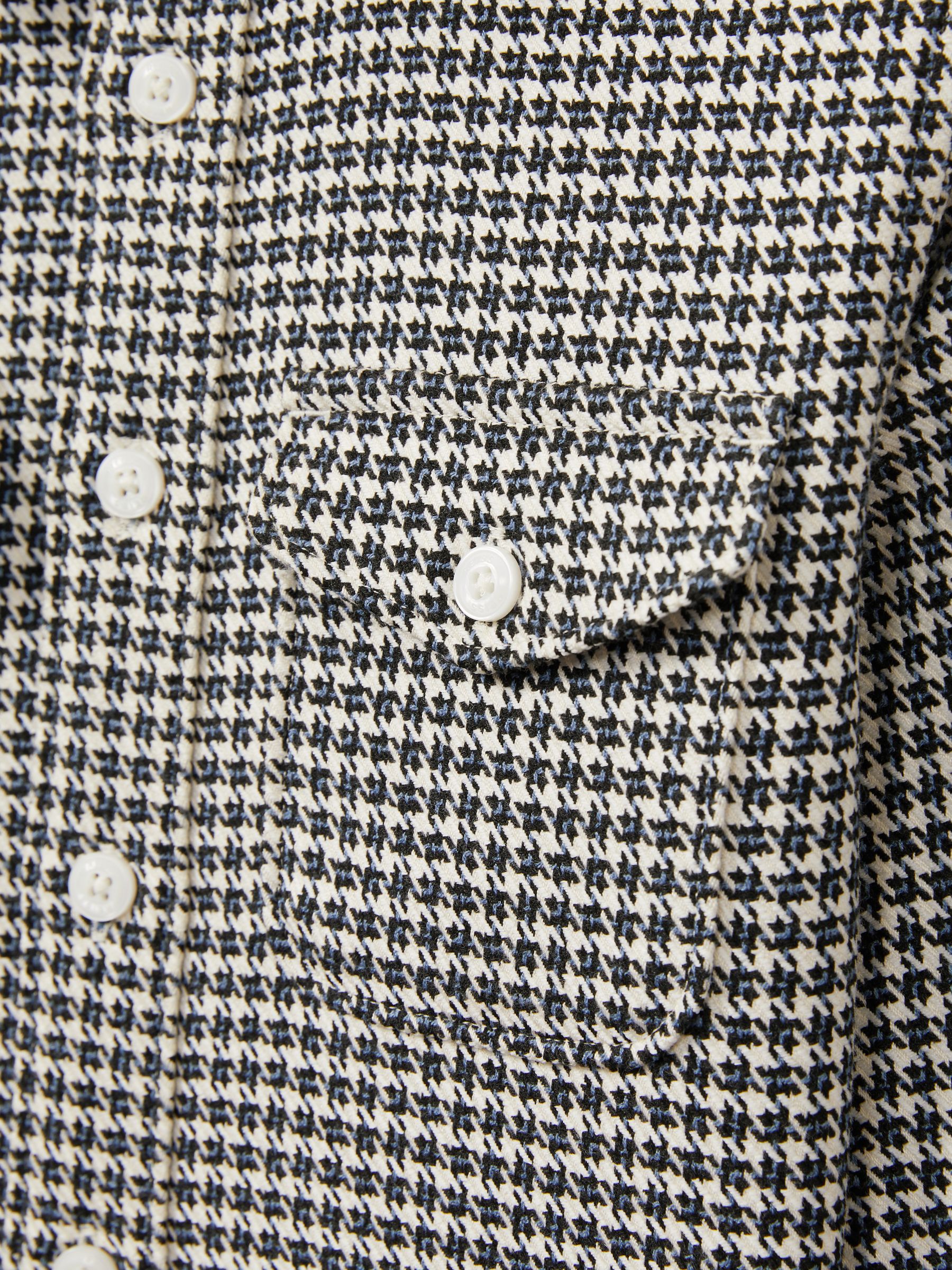 Dogtooth-Twill Overshirt in Blue - Image 4 of 4