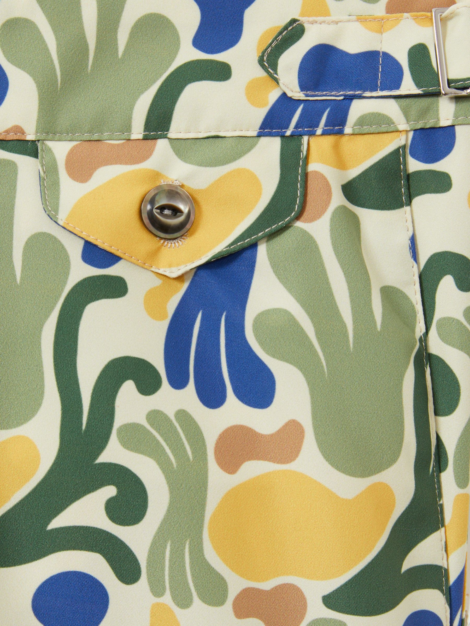 Hemingsworth Ikat-Print Swim Shorts in Green - Image 2 of 2