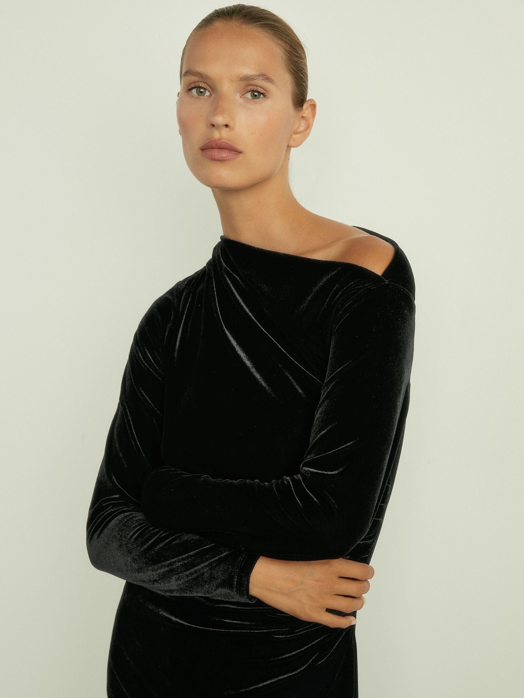 Off-the-Shoulder Velvet Dress in Black - Image 3 of 5