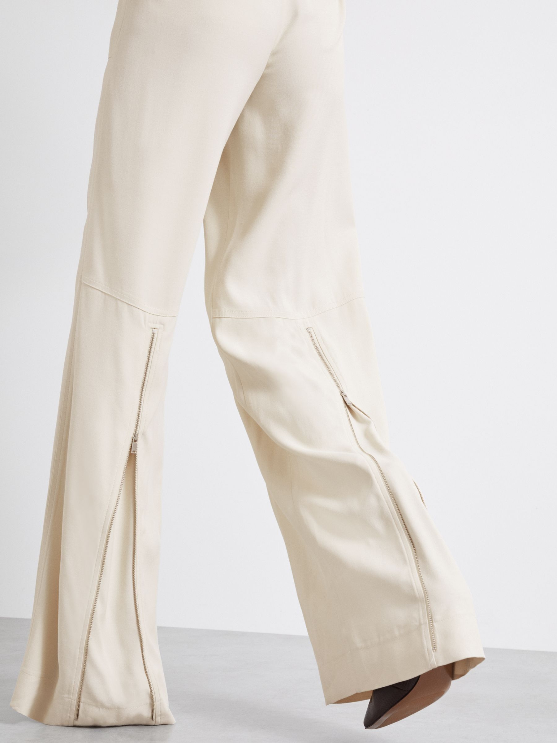 Atelier Wide-Leg Crepe Trousers with Wool in Ivory - Image 6 of 7