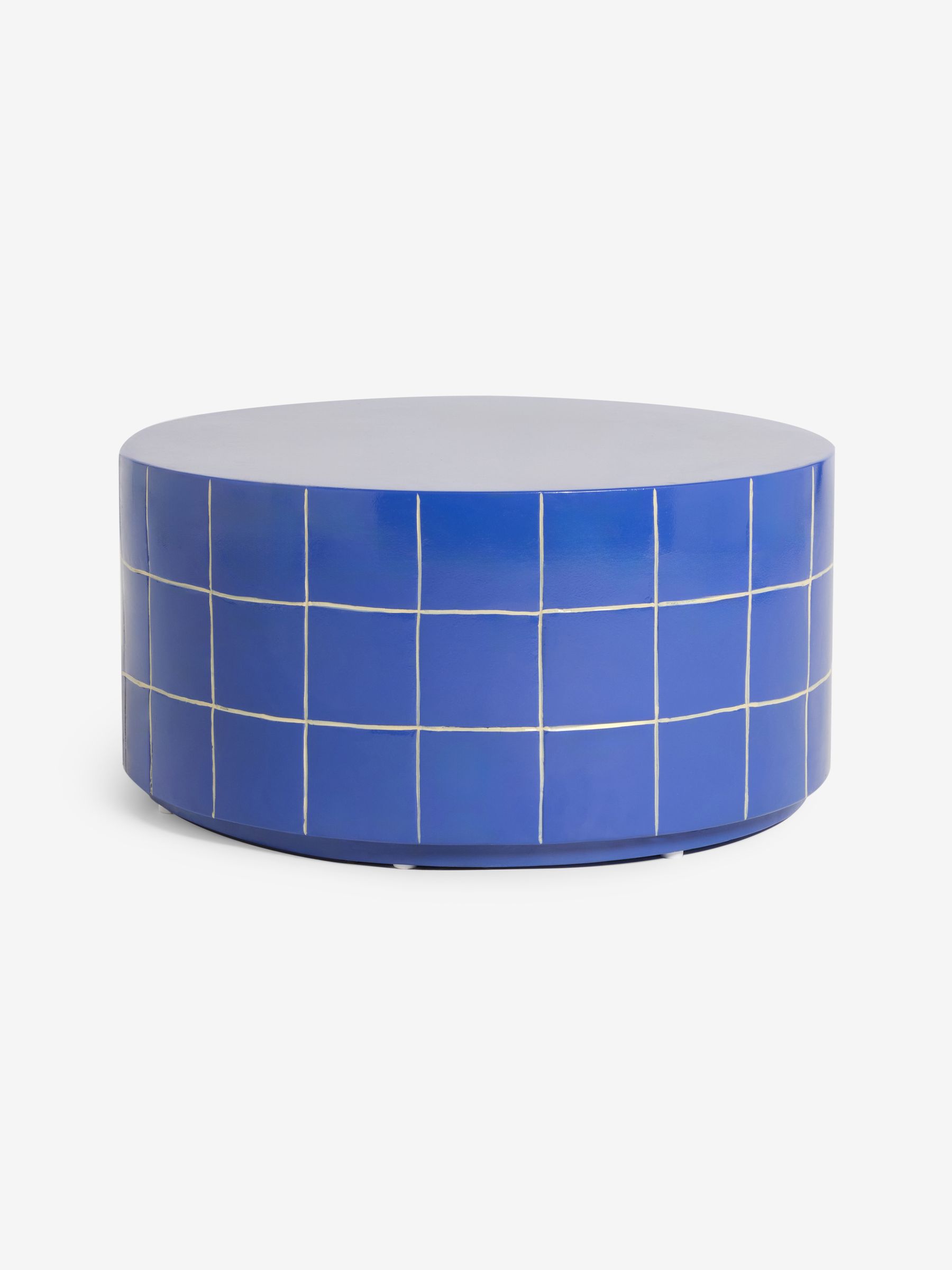 Logan Indoor/Outdoor Coffee Table in Blue White Check - Image 4 of 4