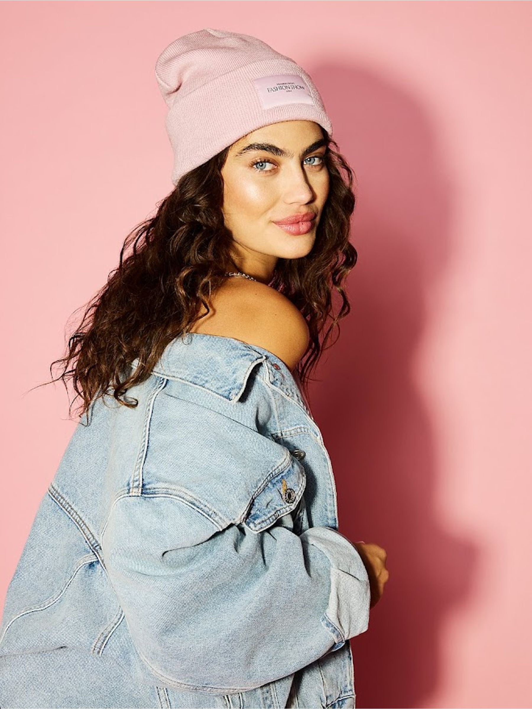 Victoria Secret Cable Knit Fashion Show Limited Edition Pink Beanie Victoria main image 3