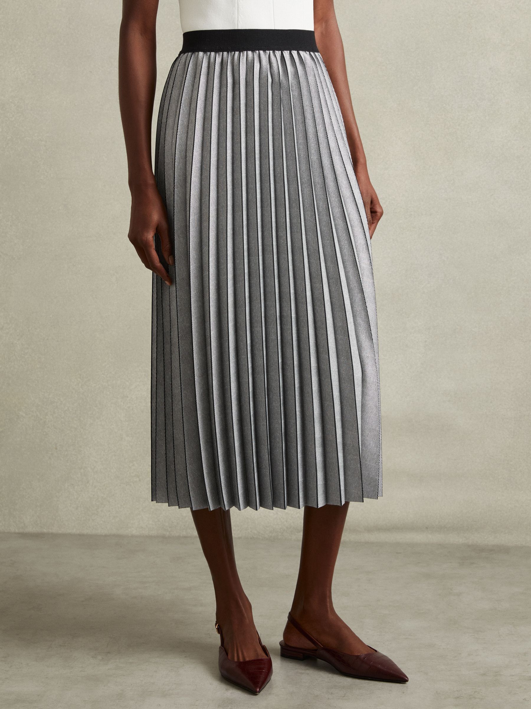 Checked Pleated Midi Skirt in Grey - Image 3 of 6