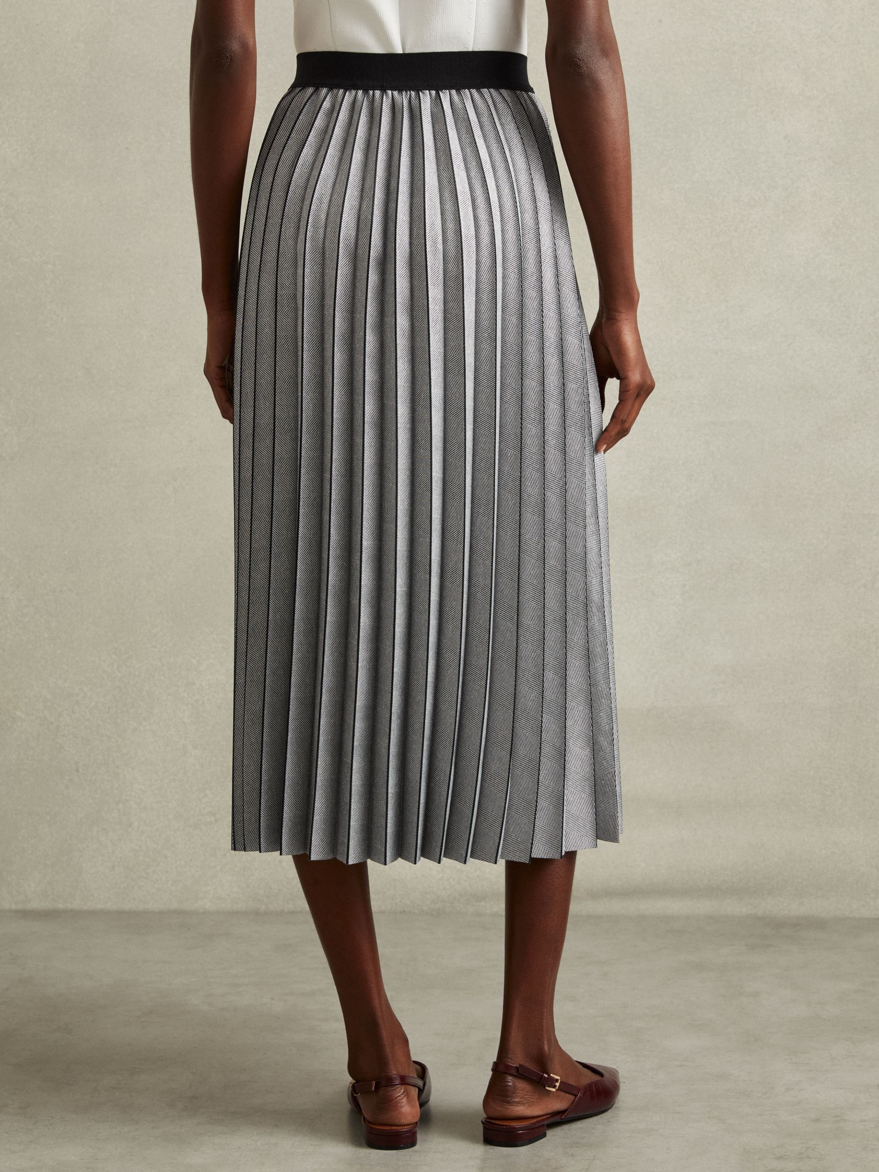Checked Pleated Midi Skirt in Grey - Image 5 of 6