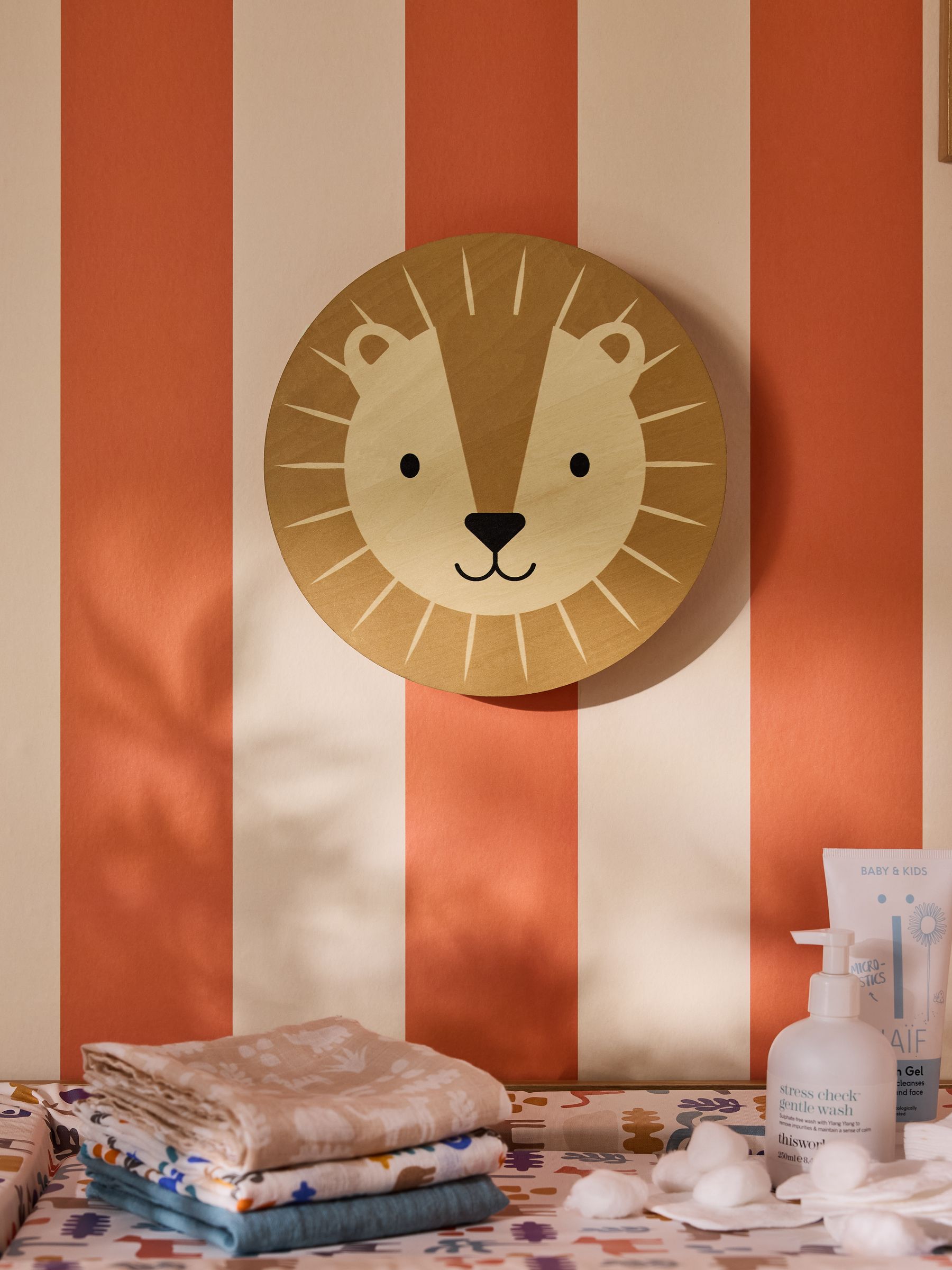 Wood Rechargable Luca Lion Wall Light - Image 2 of 6