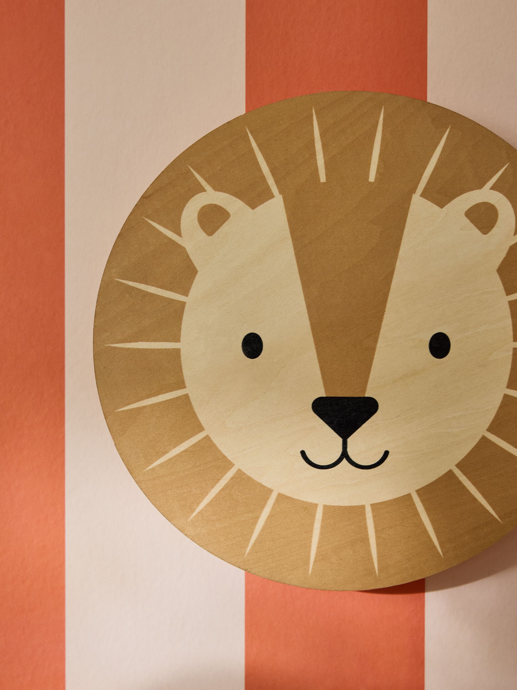 Wood Rechargable Luca Lion Wall Light - Image 4 of 6