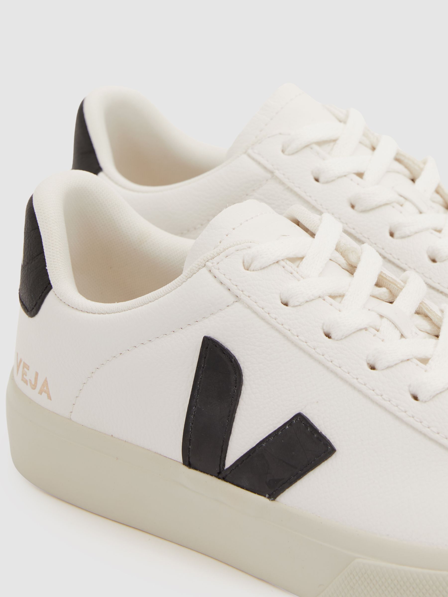 Campo Chrome Free Extra White/Black Veja Leather Contrast Logo Trainers - Image 3 of 4