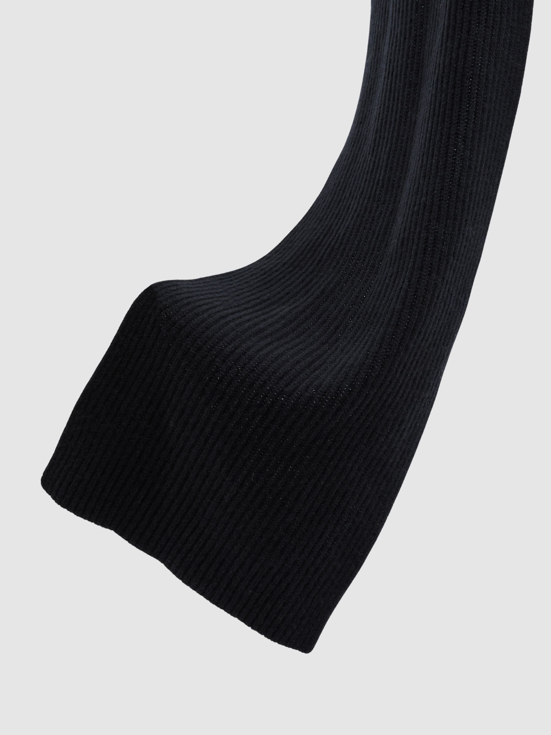 Atelier Ribbed-Cashmere Scarf in Dark Navy - Image 4 of 4