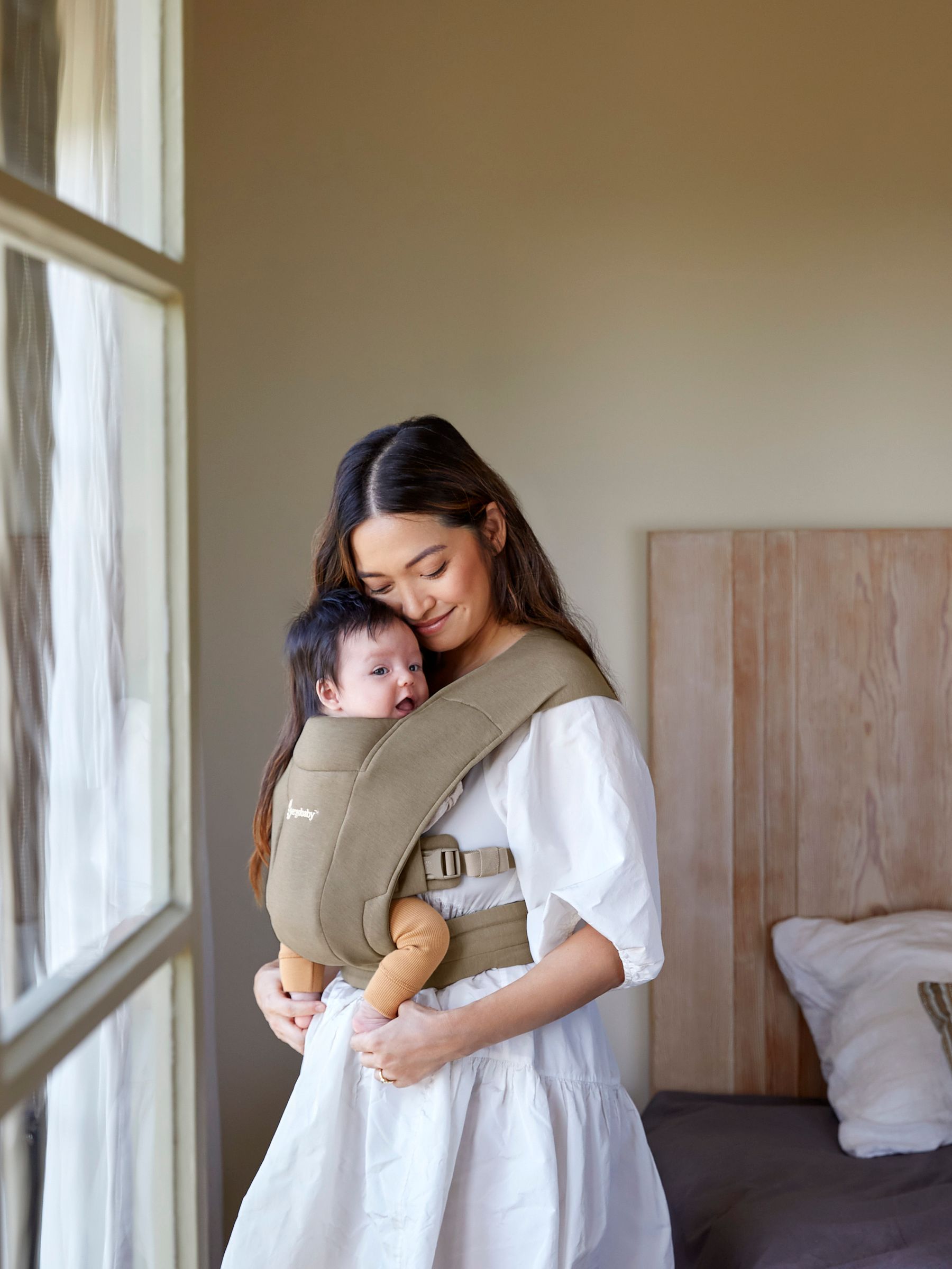 Ergobaby Embrace Soft Olive - Image 5 of 12