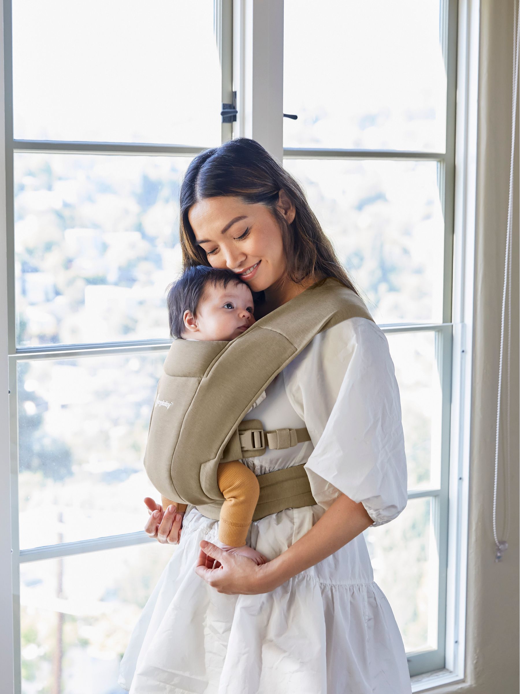 Ergobaby Embrace Soft Olive - Image 9 of 12