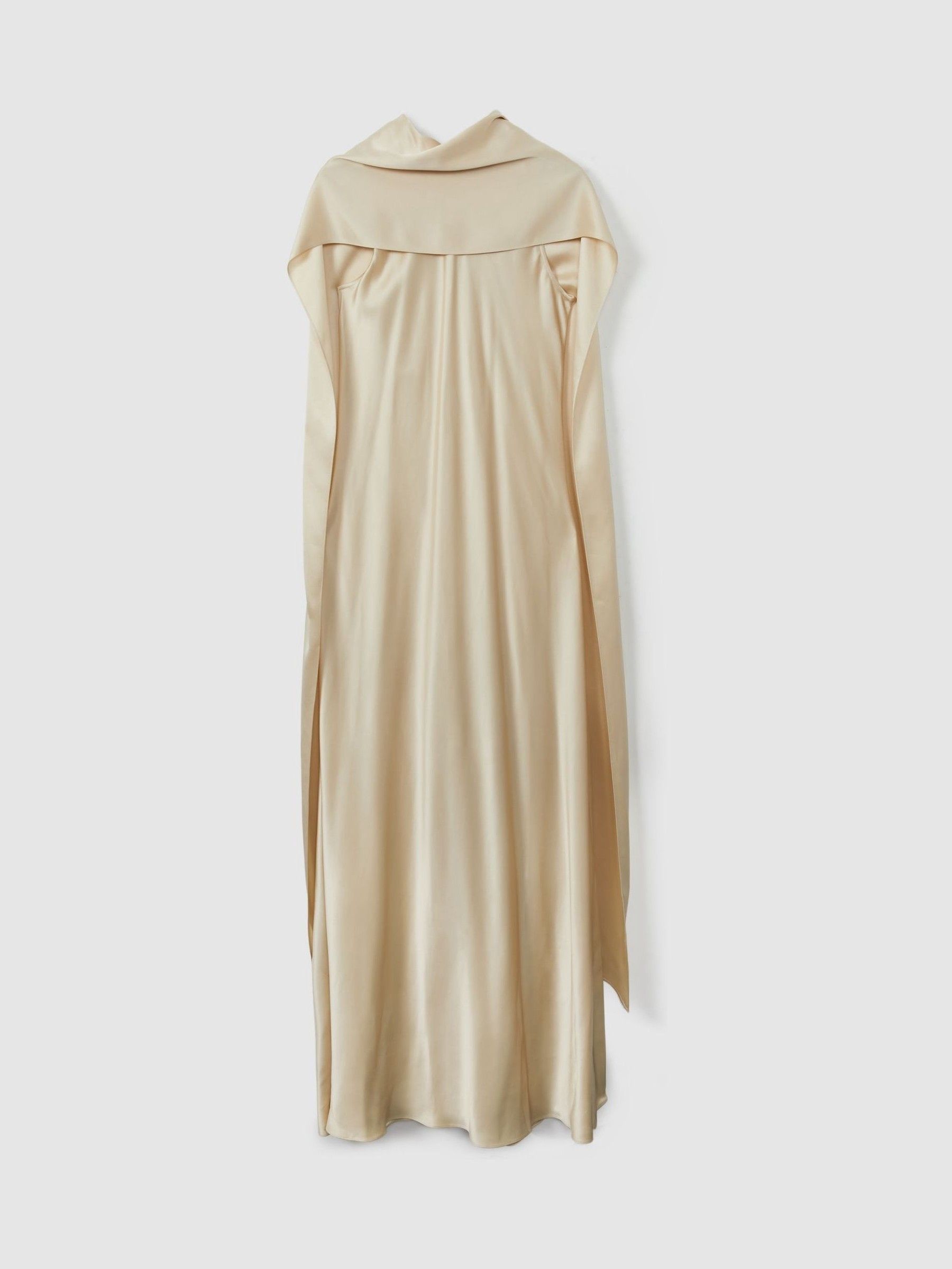 شامبين ـ فستان ستان بتصميم كاب - صورة 2 من 6