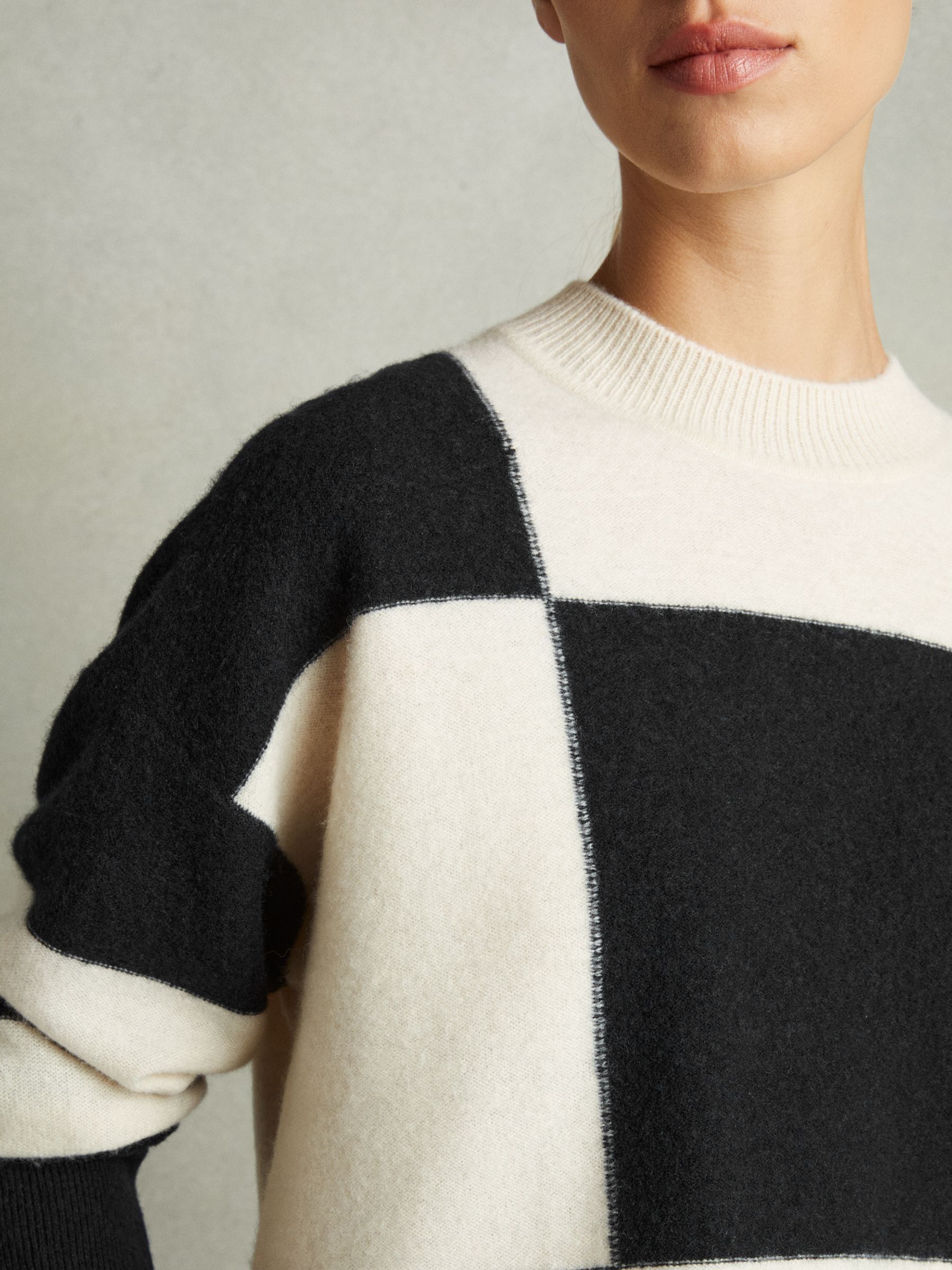 Wool-Cashmere Check-Intarsia Jumper in Black/White - Image 4 of 6