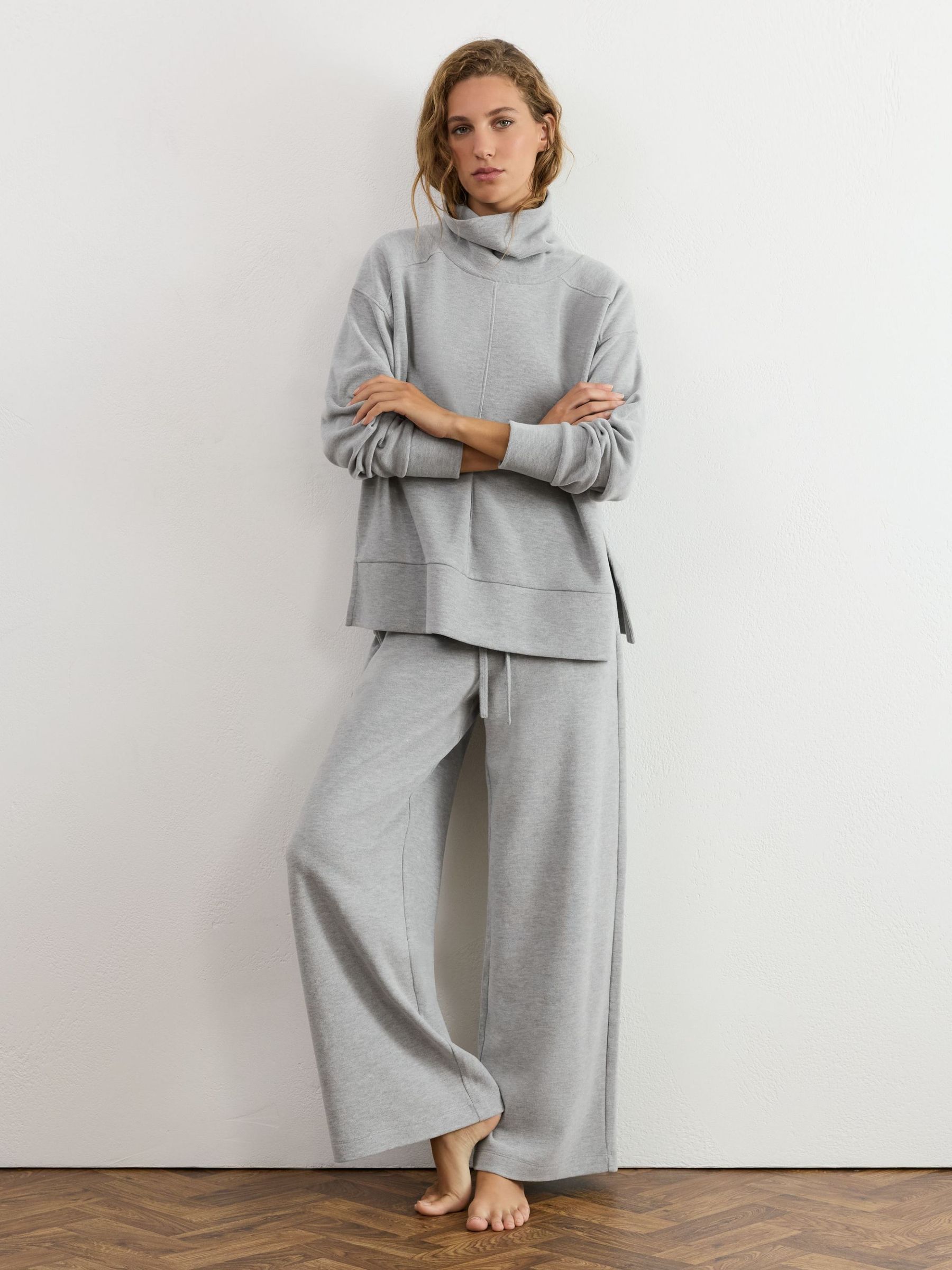 Reiss Hattie Cotton-Blend Roll-Neck Lounge Top - صورة 4 من 7