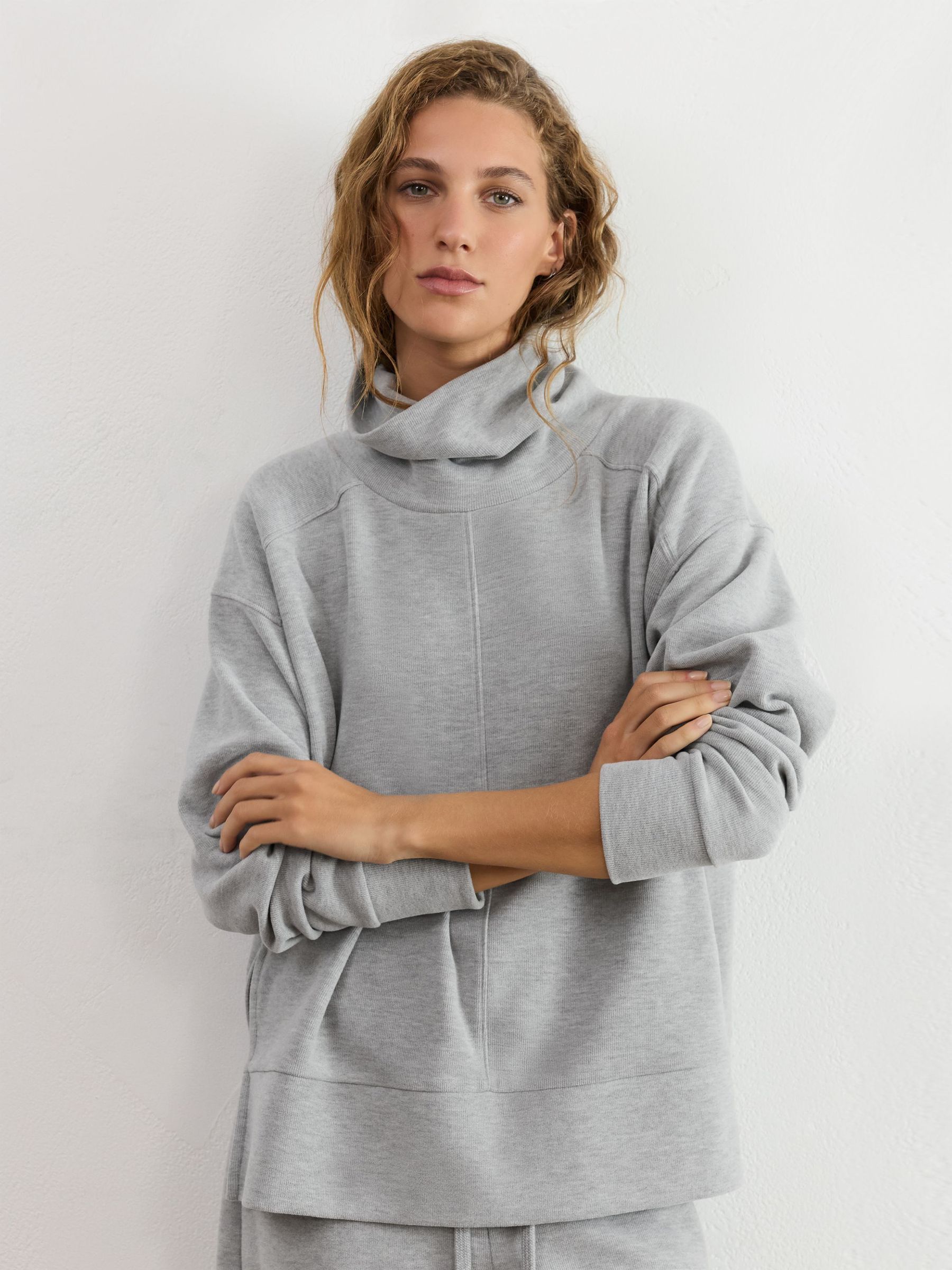 Reiss Hattie Cotton-Blend Roll-Neck Lounge Top - صورة 5 من 7