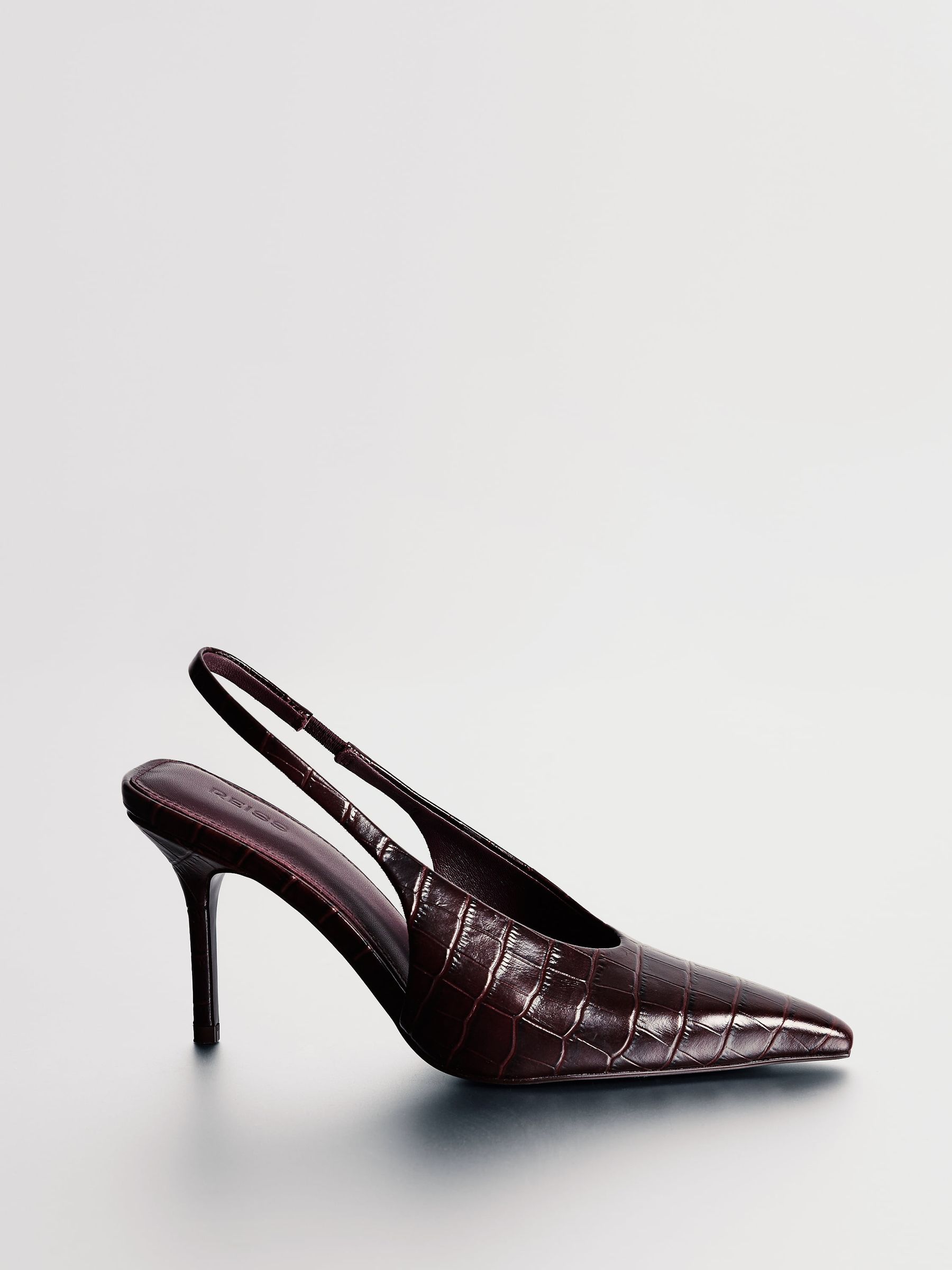 Escarpins à bride arrière et talon mi-haut en cuir effet croco bordeaux - Image 1 de 4 Escarpins à bride arrière et talon mi-haut en cuir effet croco bordeaux - Image 1 de 4