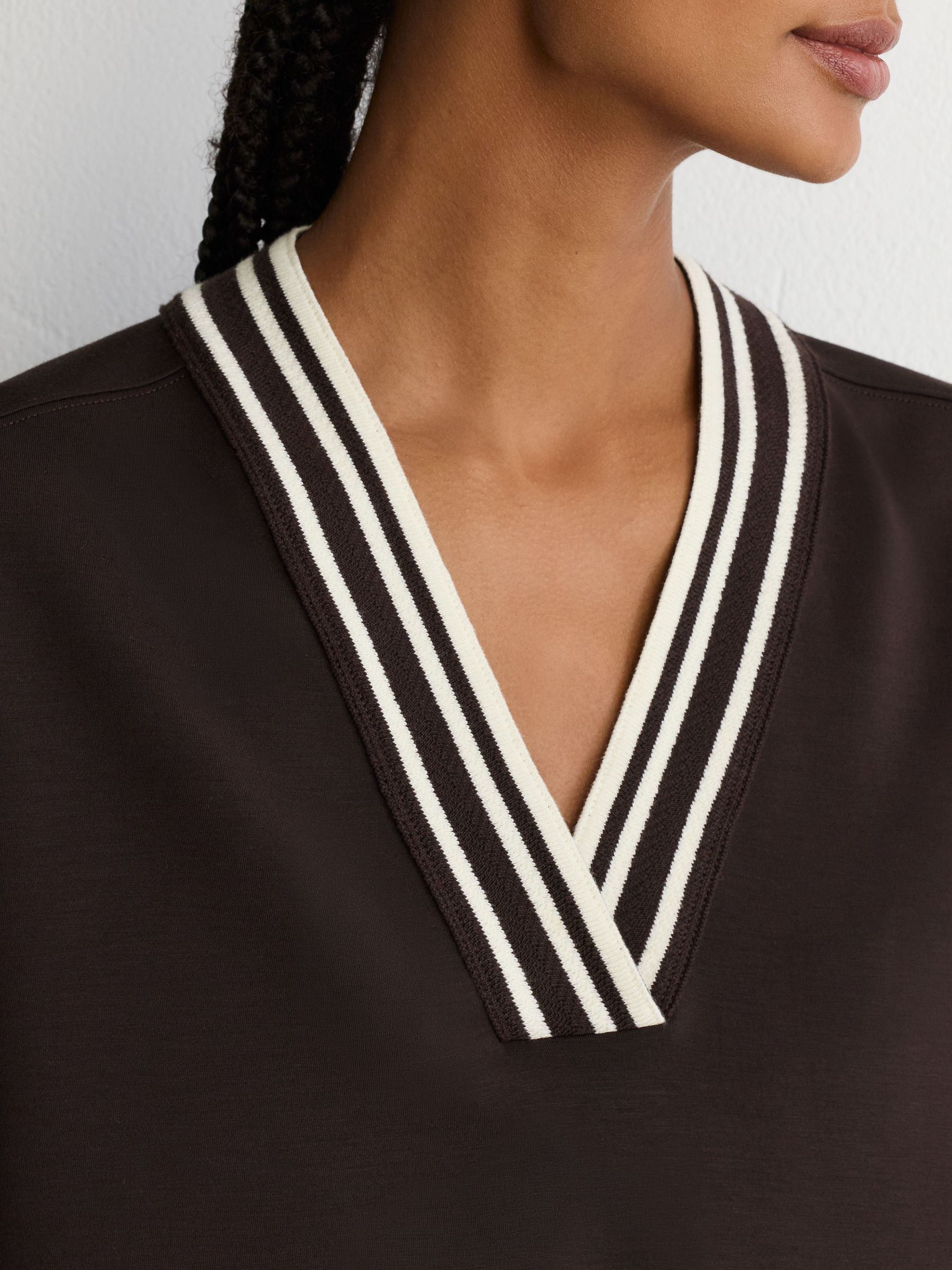 Premium afkortet sweatshirt med interlock-tippe i chokoladebrun - Billede 3 af 6