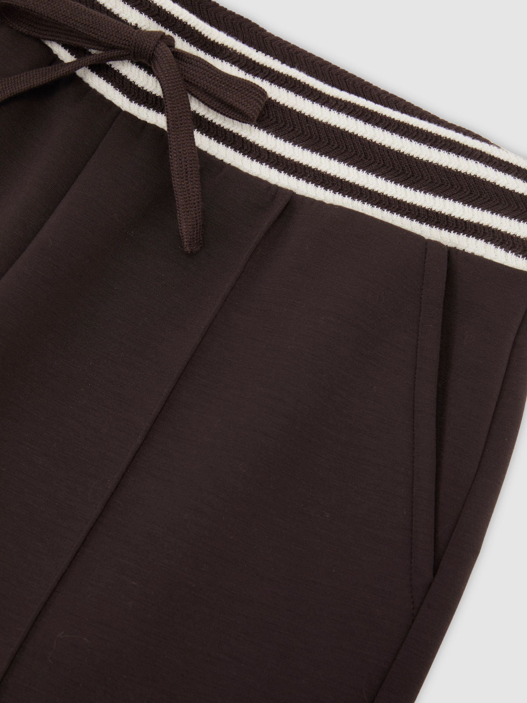 Premium Interlock Stribet-Waist Joggingbukser i Chokoladebrun - Billede 6 af 6