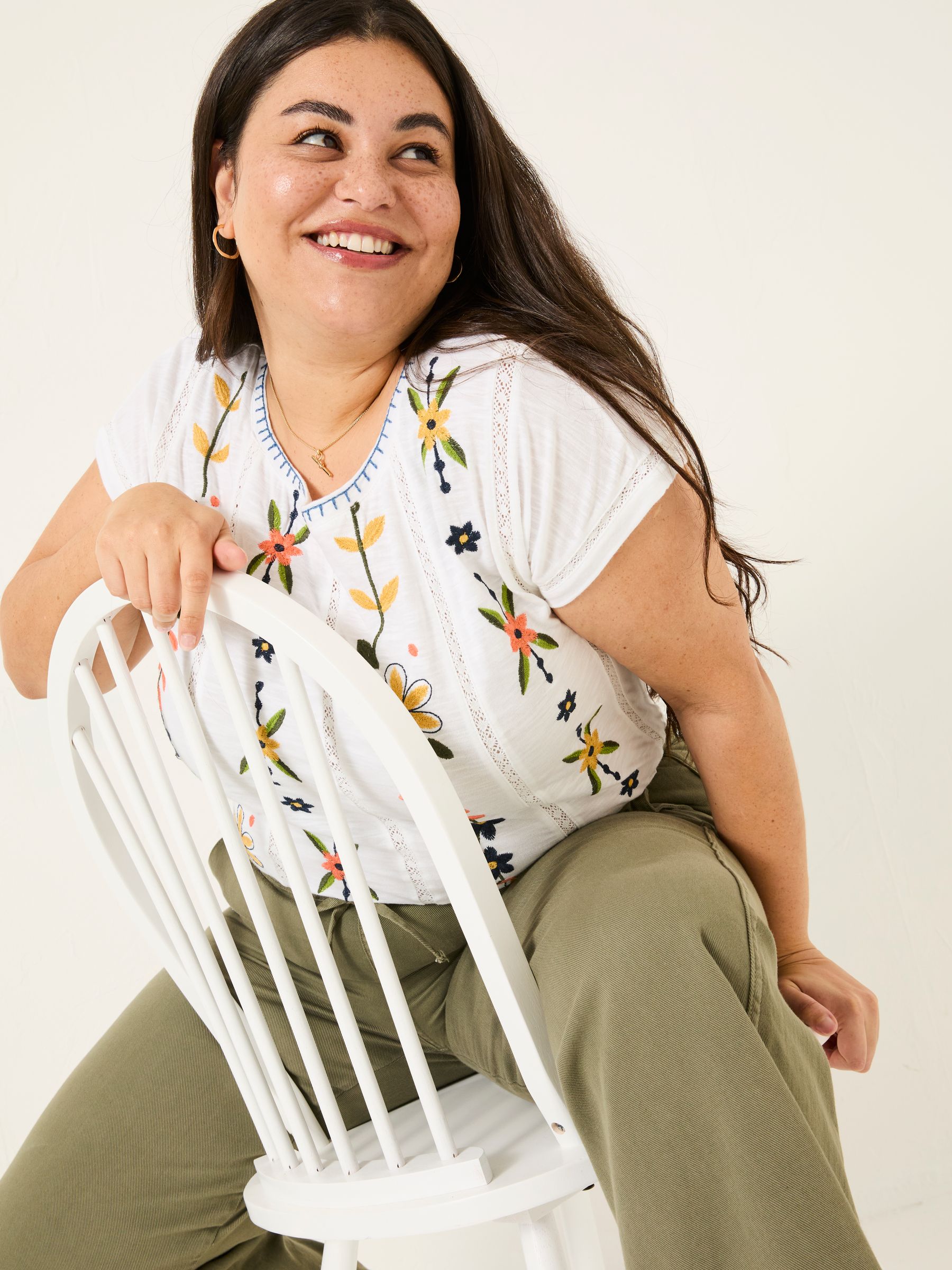 Ivy White Embroidered T-Shirt - Image 5 of 10