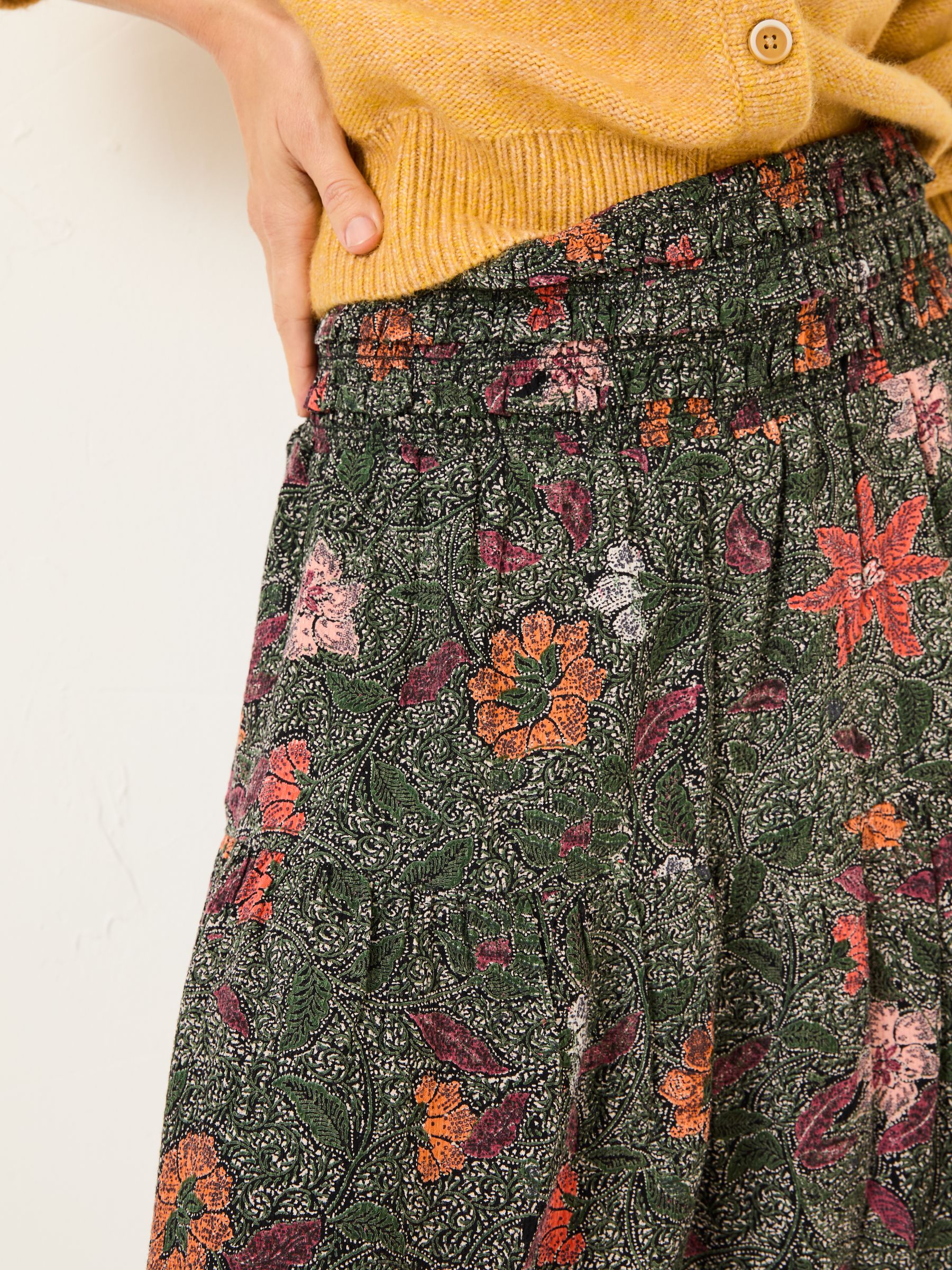 Calli Black Detail Floral Skirt - Image 4 of 5