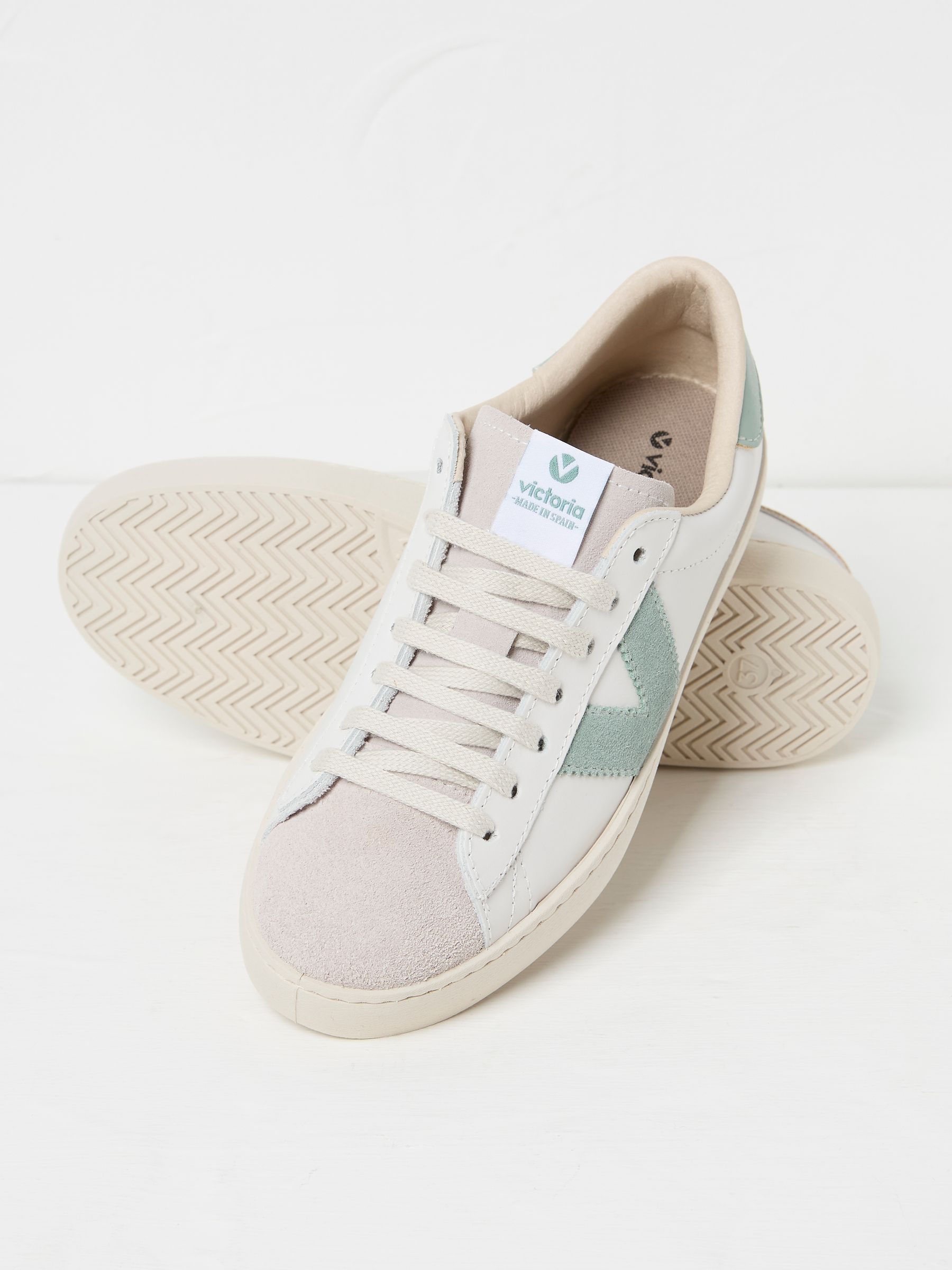 Victoria Berlin White & Green Trainers - Image 3 of 3
