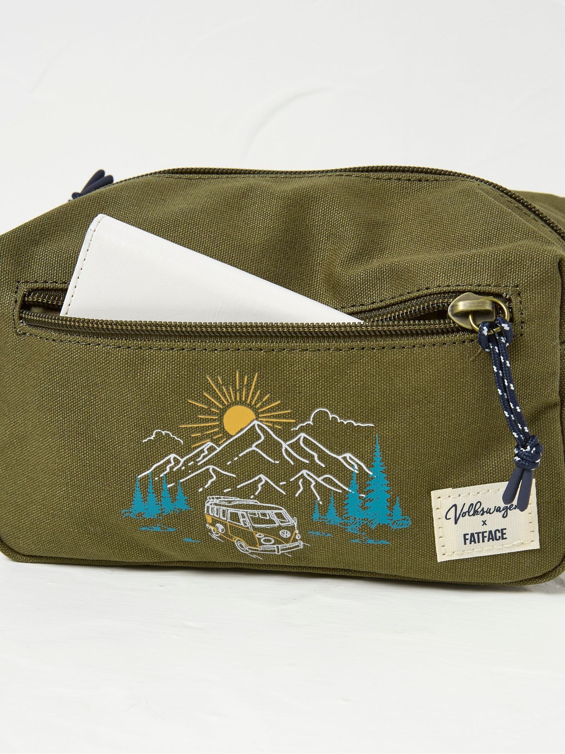 VW Green Camper Wash Bag - Image 2 of 2