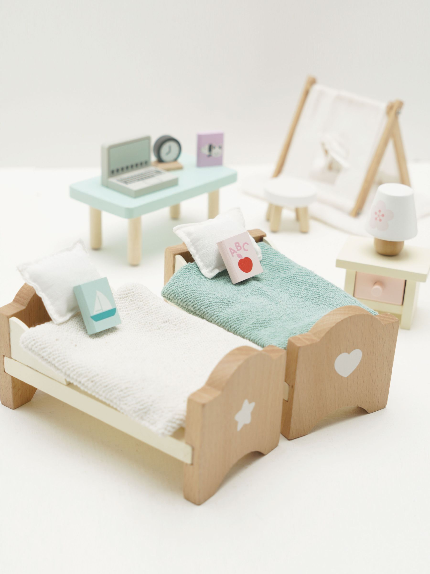 No Colour Wooden Dolls Hous Childs Bedroom - Image 4 of 6