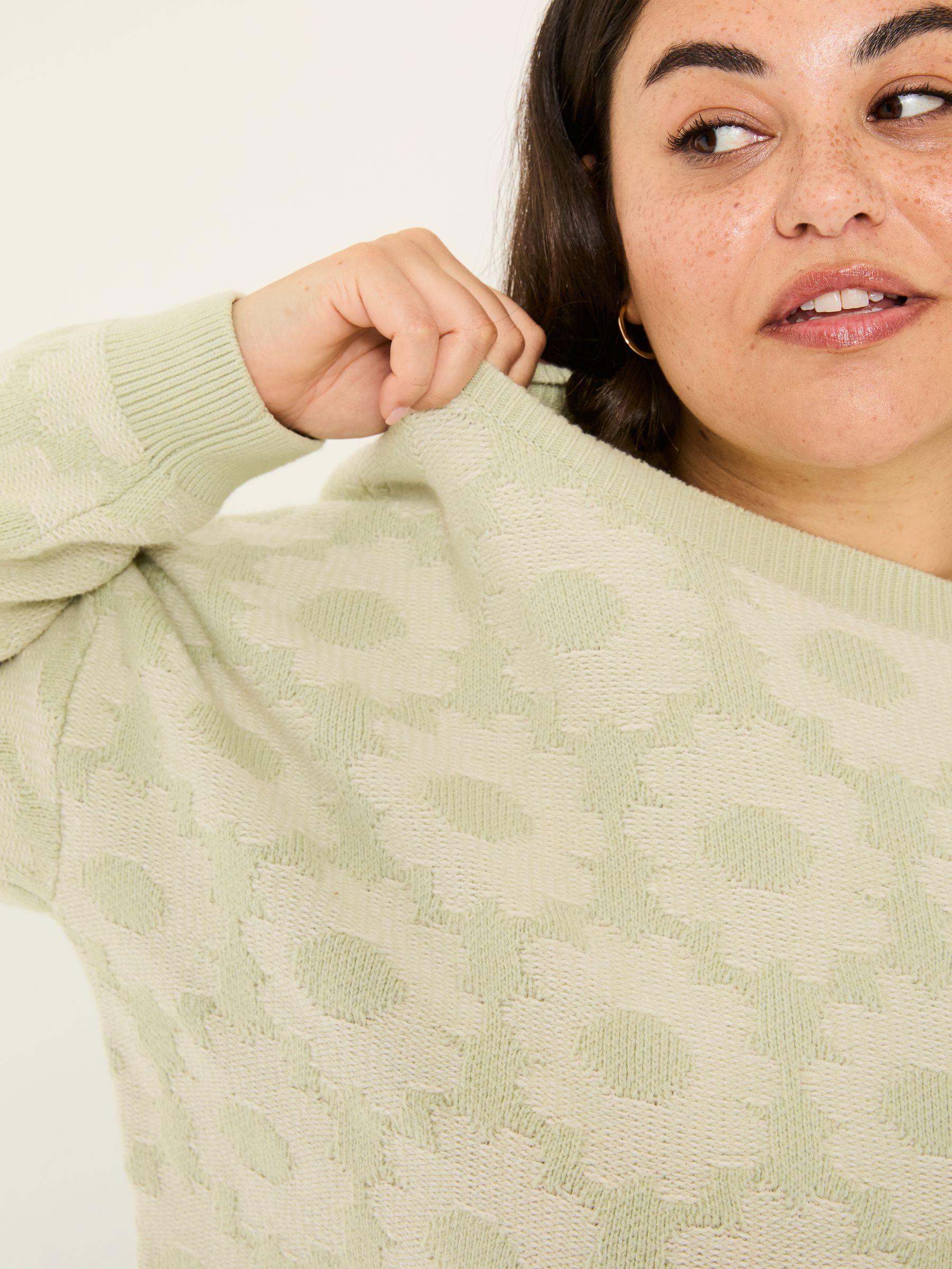 Light Green Floral Knitted Jumper - Image 11 of 13