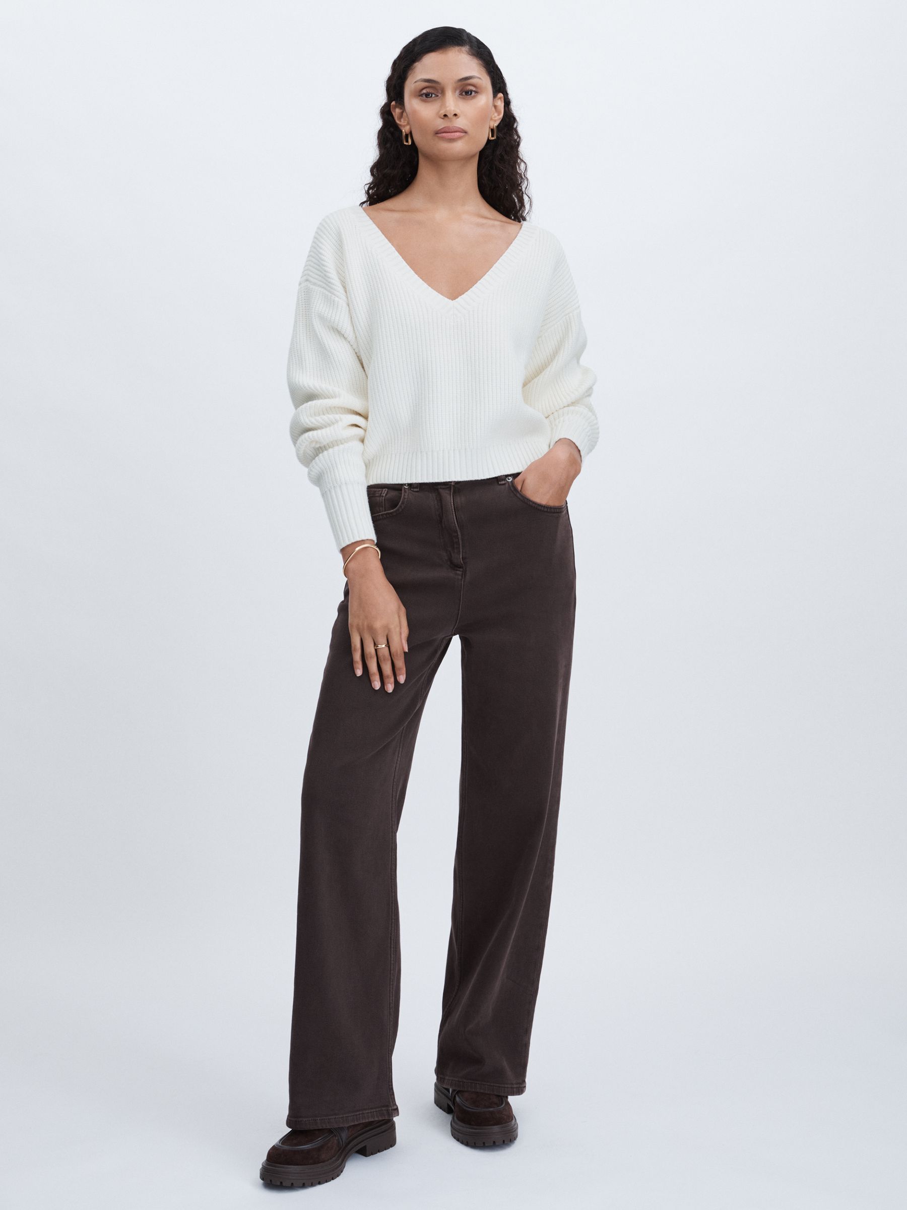 Good American Ribbed V-Neck Jumper in Ivory - Image 3 of 5