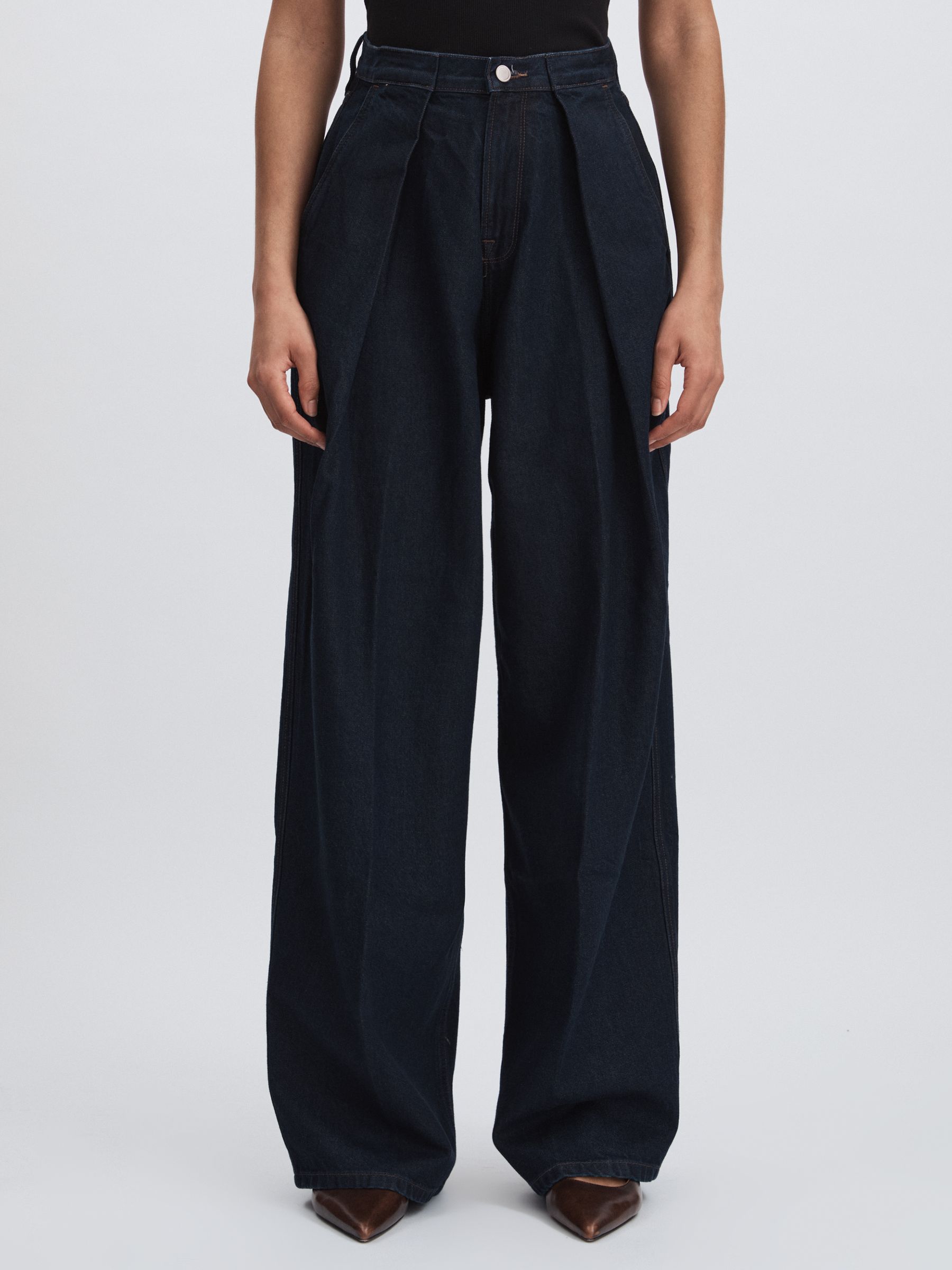 Good American Wide-Leg Pleated Jeans in Dark Blue - Image 3 of 5