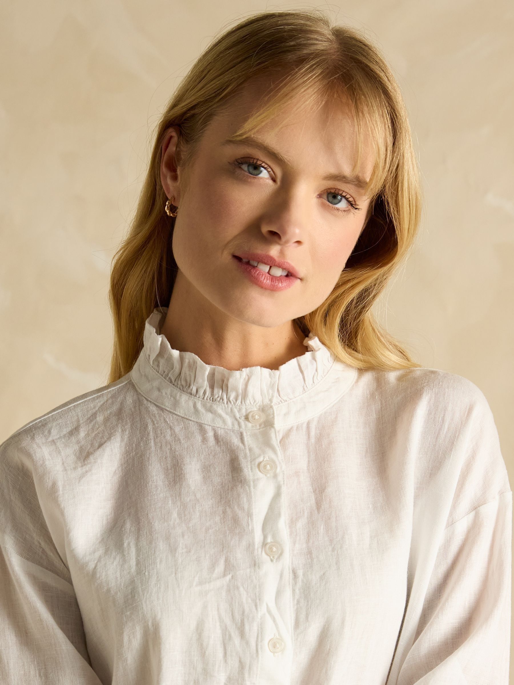 Dakota White 100% Linen Shirt - Image 4 of 7