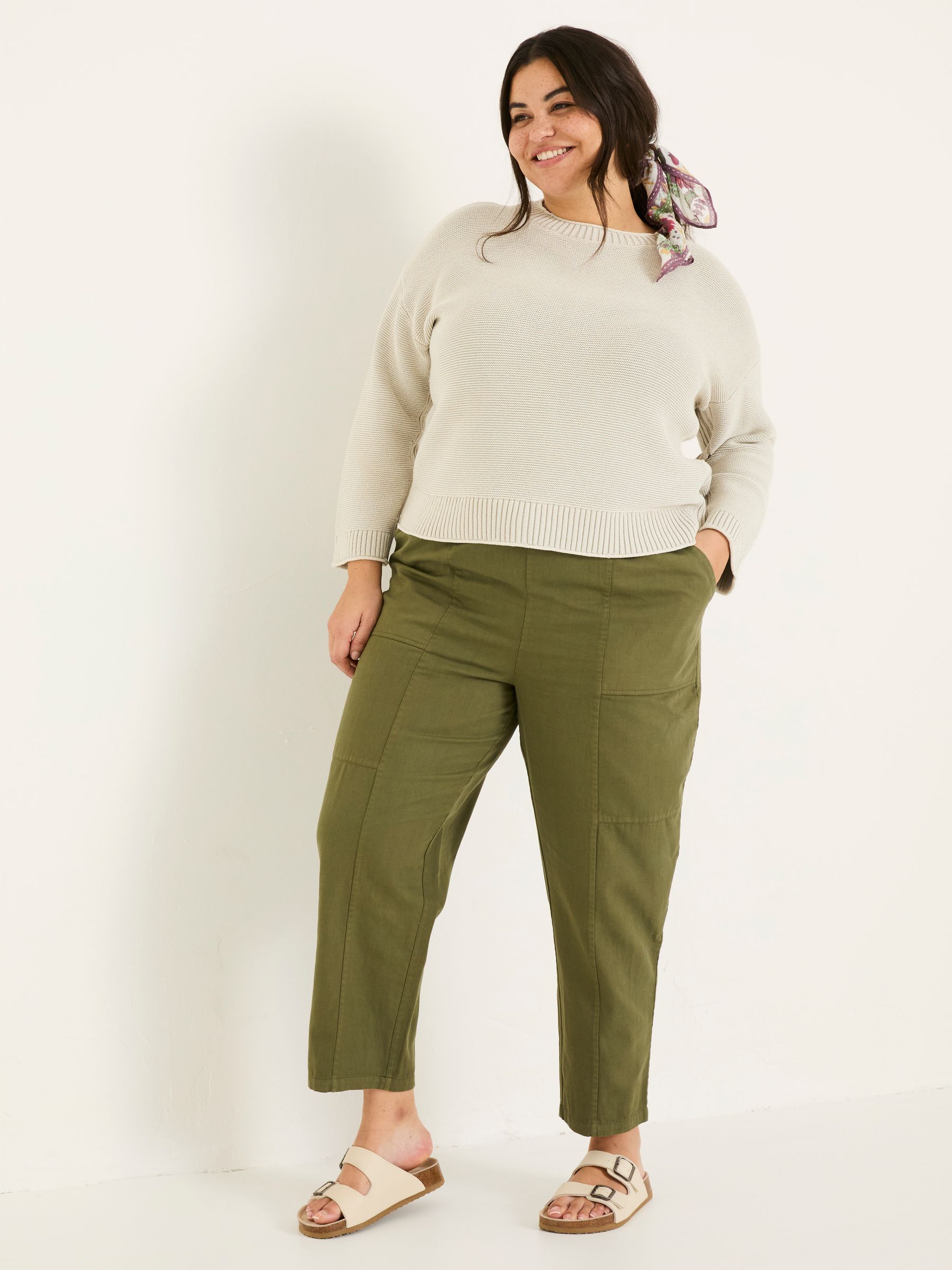 Hoyton Khaki Green Cargo Trousers - Image 6 of 10