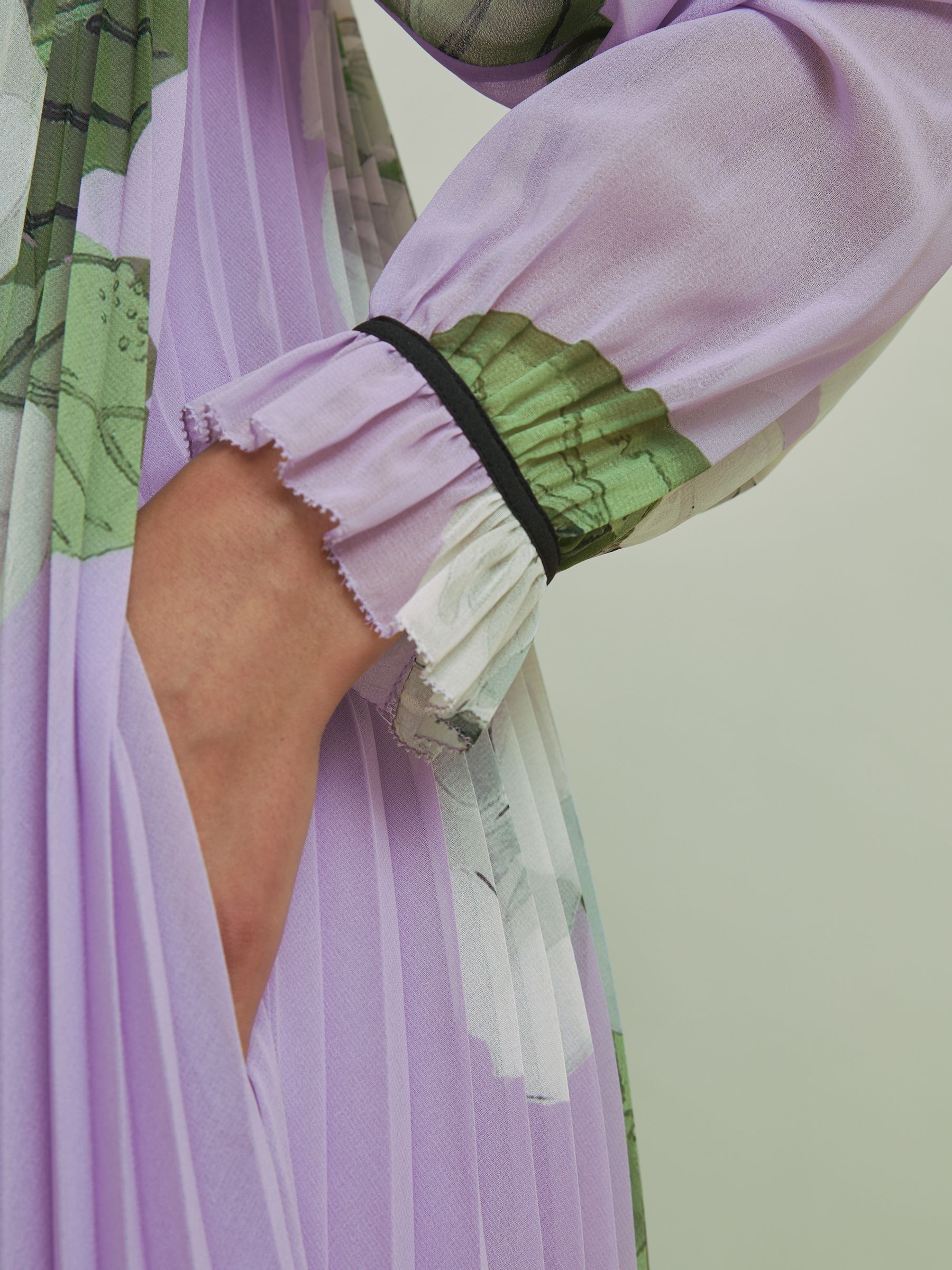 Florere Pleated Tie Neck Maxi Dress in Lilac - Image 5 of 7