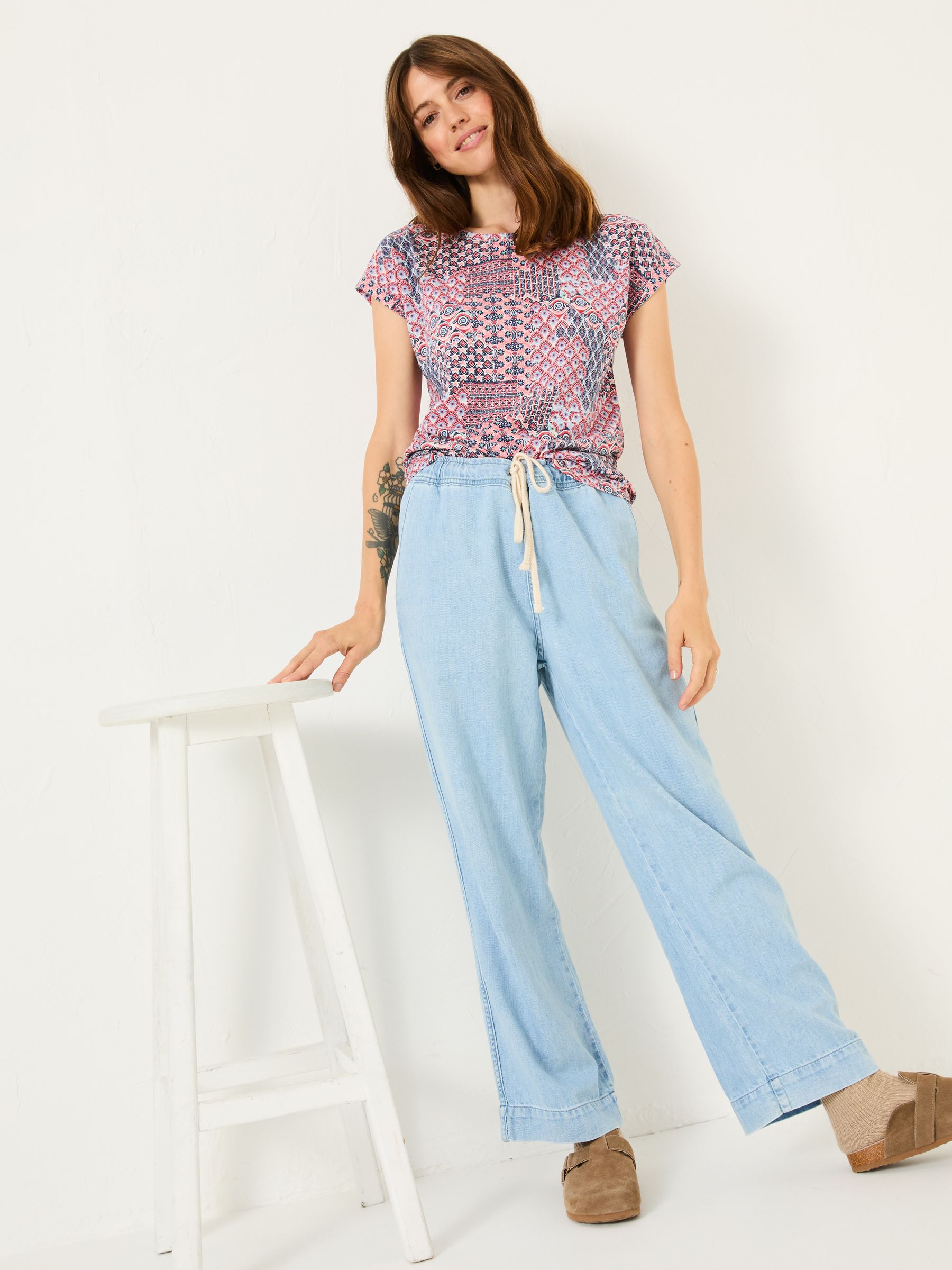 Ivy Ivory Geo Patch T-Shirt - Image 3 of 9