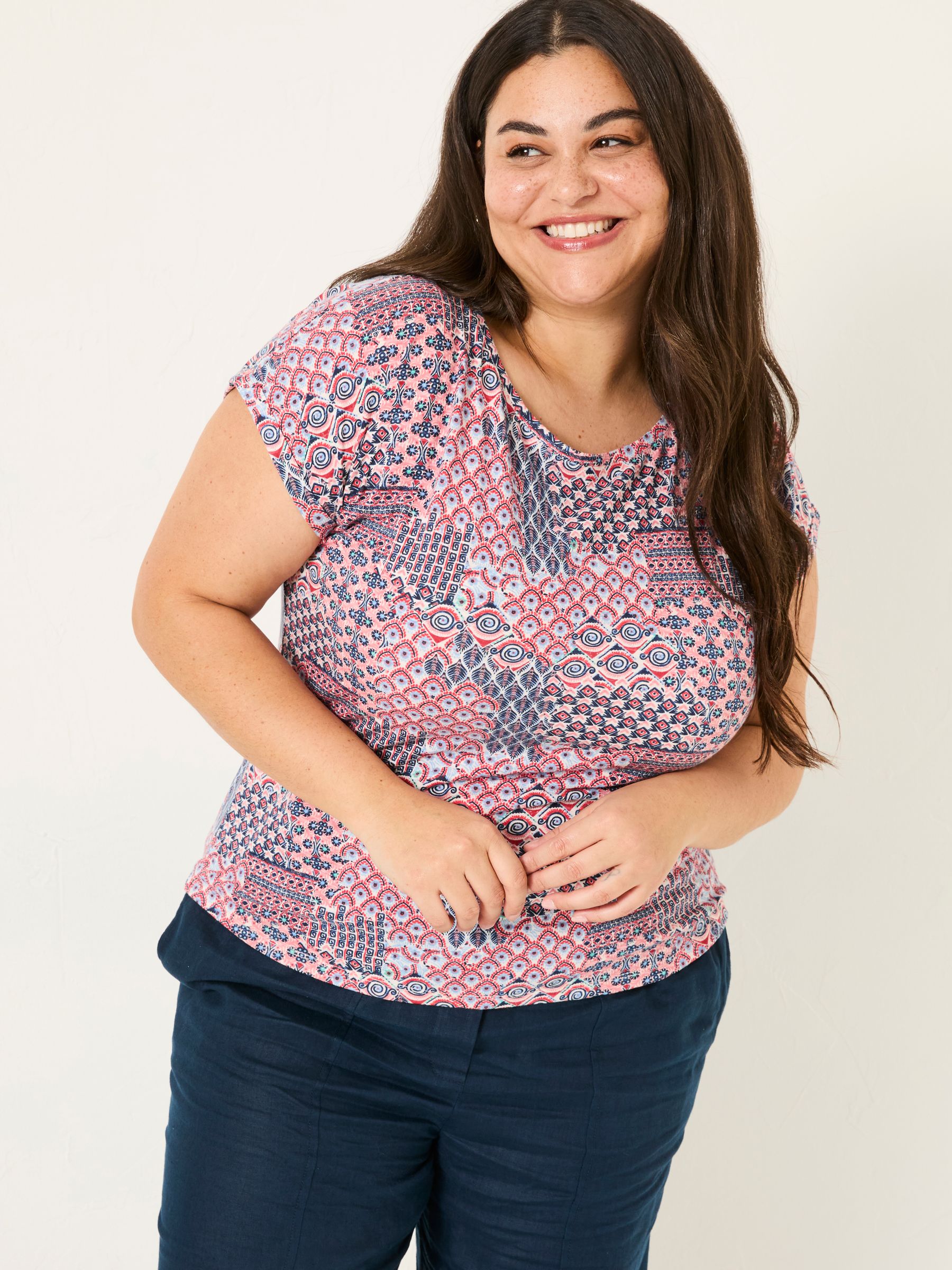 Ivy Ivory Geo Patch T-Shirt - Image 5 of 9