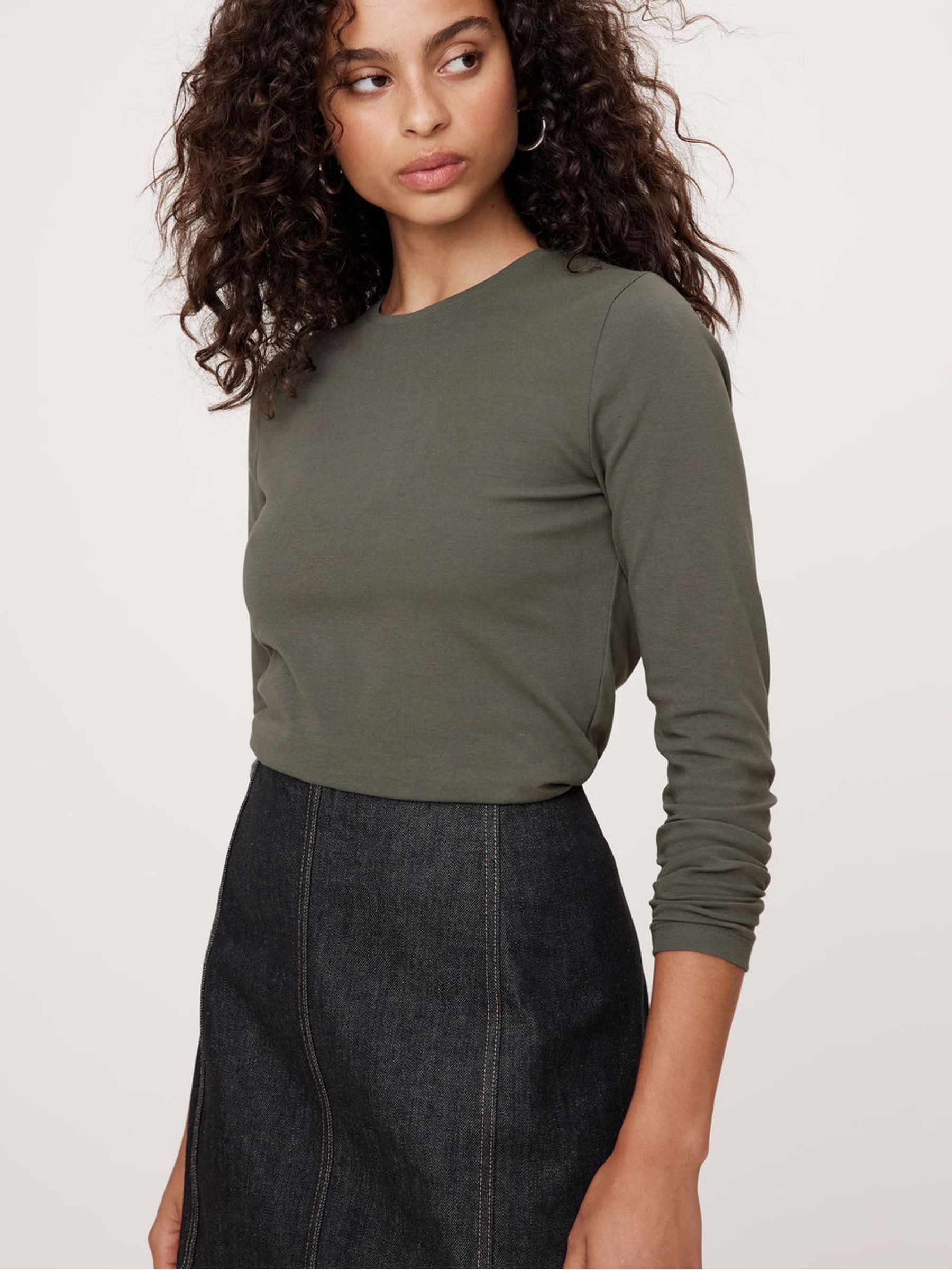 Banana Republic Green Refined Crew Neck Long Sleeve Top - Image 1 of 4