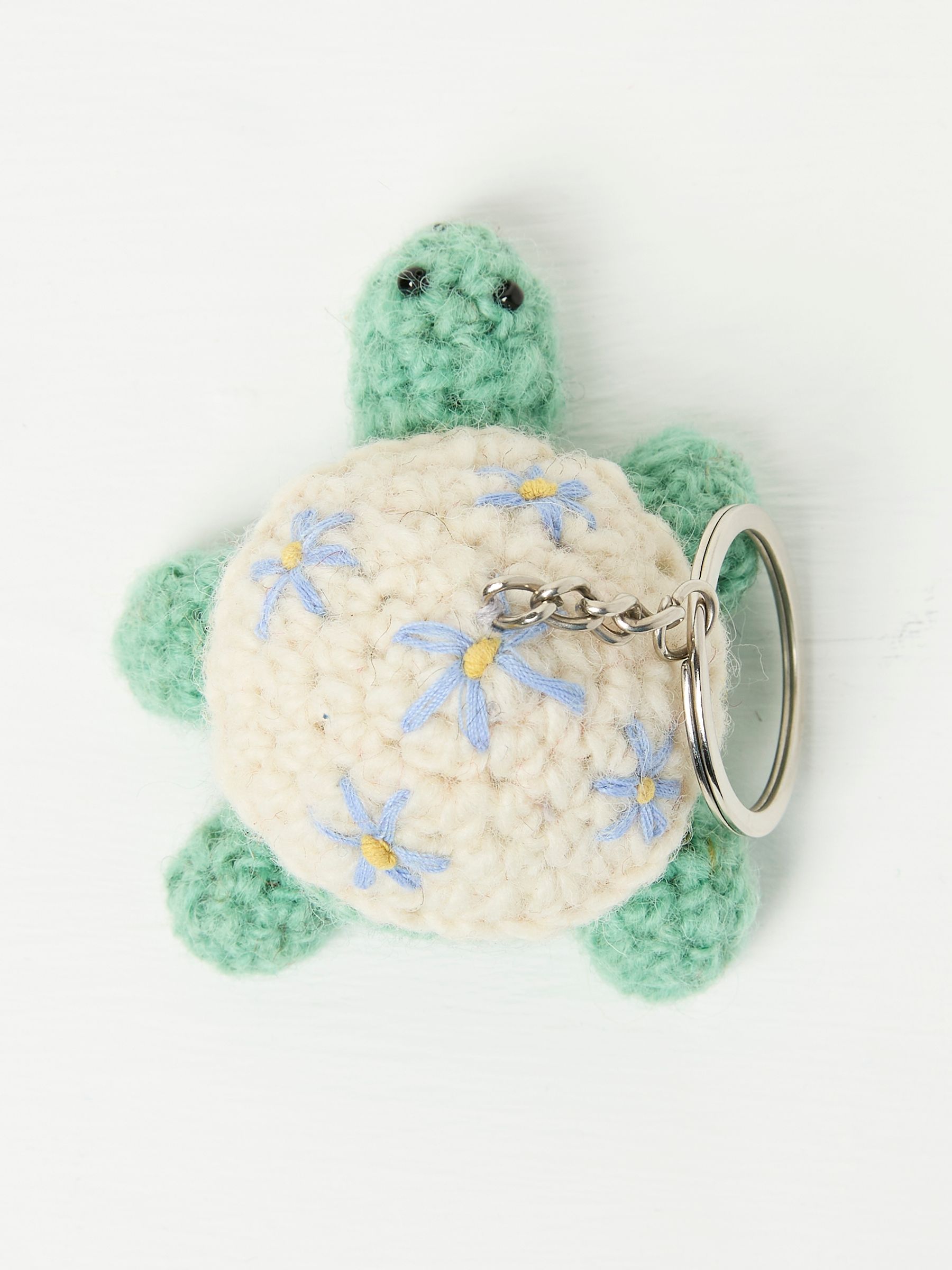 Green Crochet Turtle Keyring - Image 1 of 2