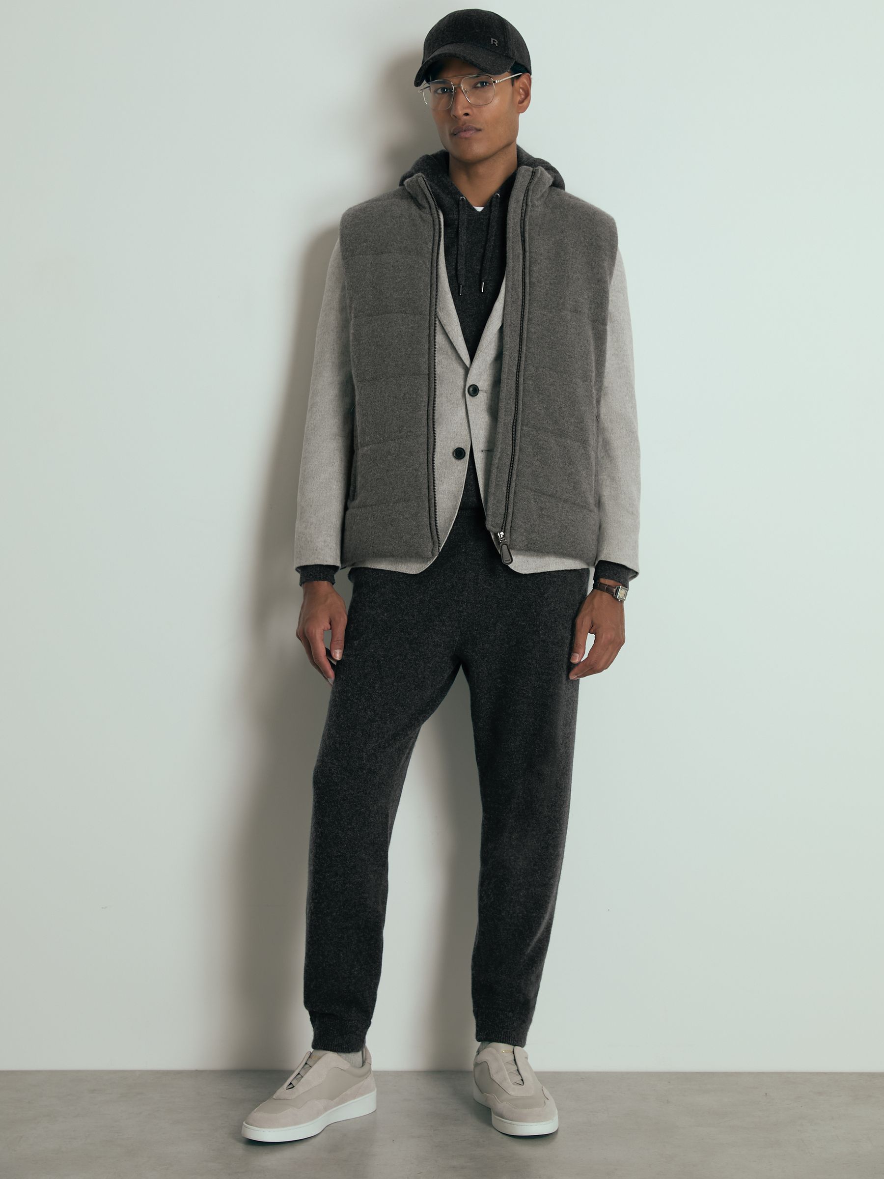Atelier Quilted-Cashmere Gilet in Mid Grey Melange - Image 4 of 6