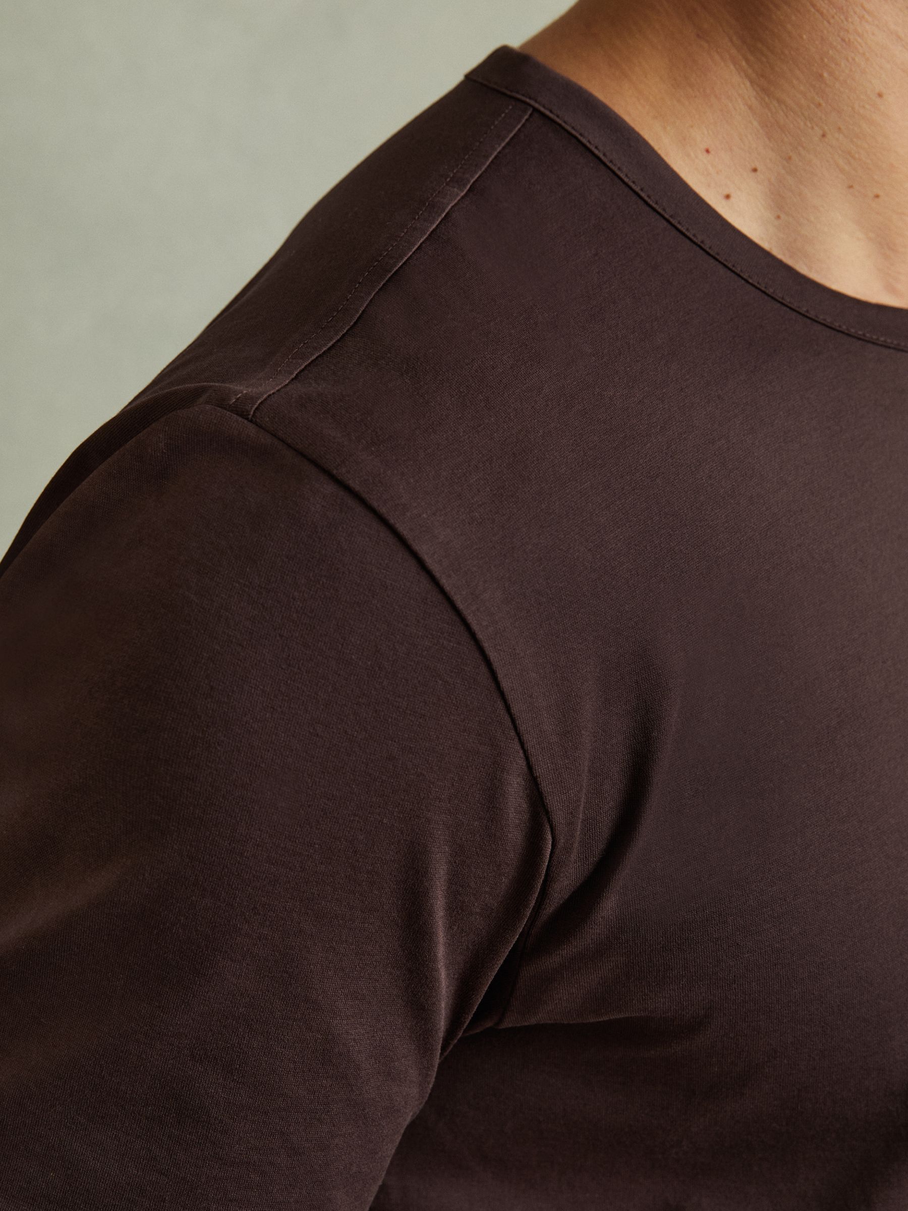 Mercerised Crew Neck T-shirt in Hazel - Image 3 of 5