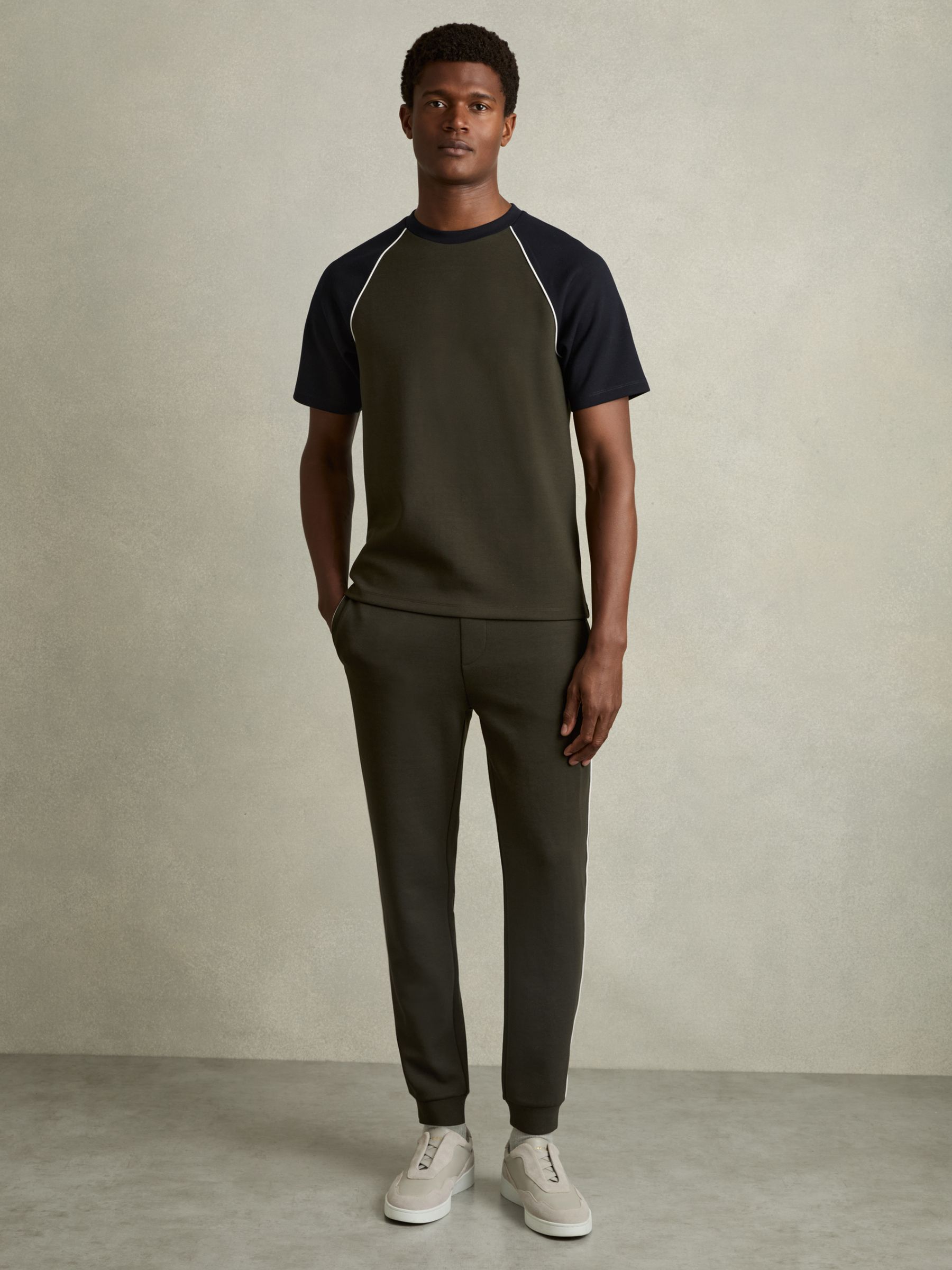 Interlock-Jersey Colour-Block T-Shirt in Forest Green/Navy Blue - Image 3 of 6