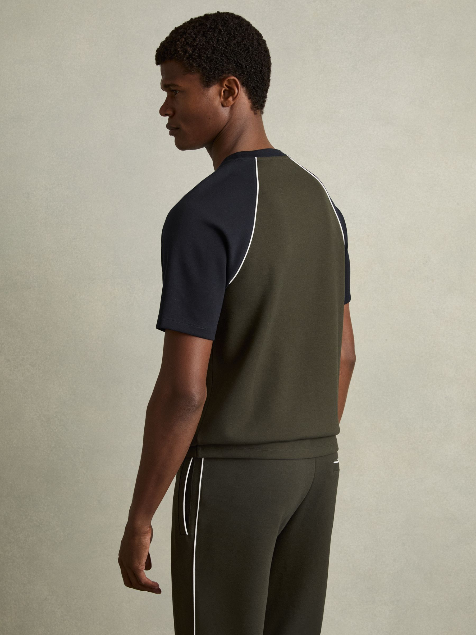 Interlock-Jersey Colour-Block T-Shirt in Forest Green/Navy Blue - Image 5 of 6