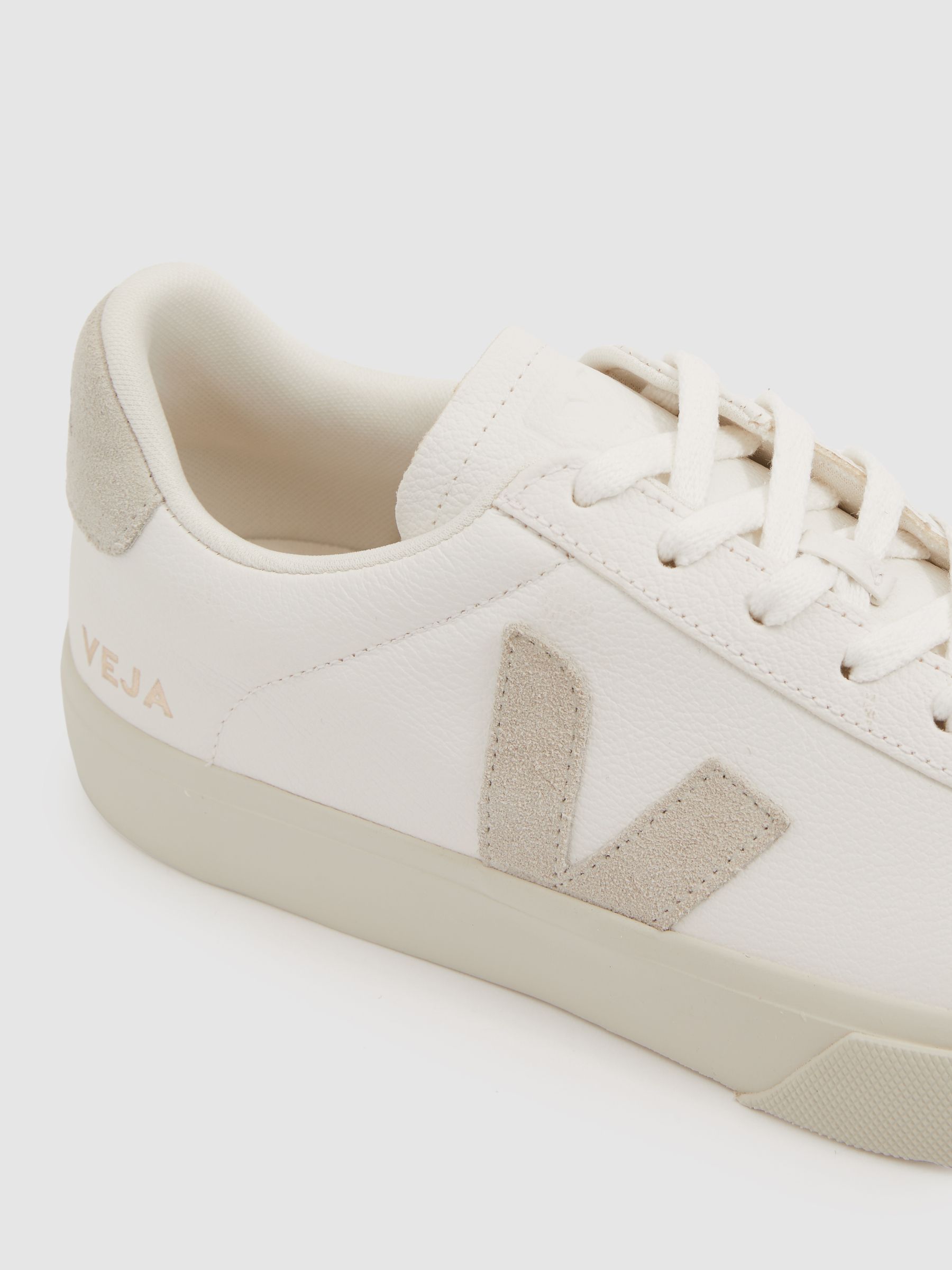 Veja Leather Suede Logo Trainers in White/Natural - Image 3 of 4