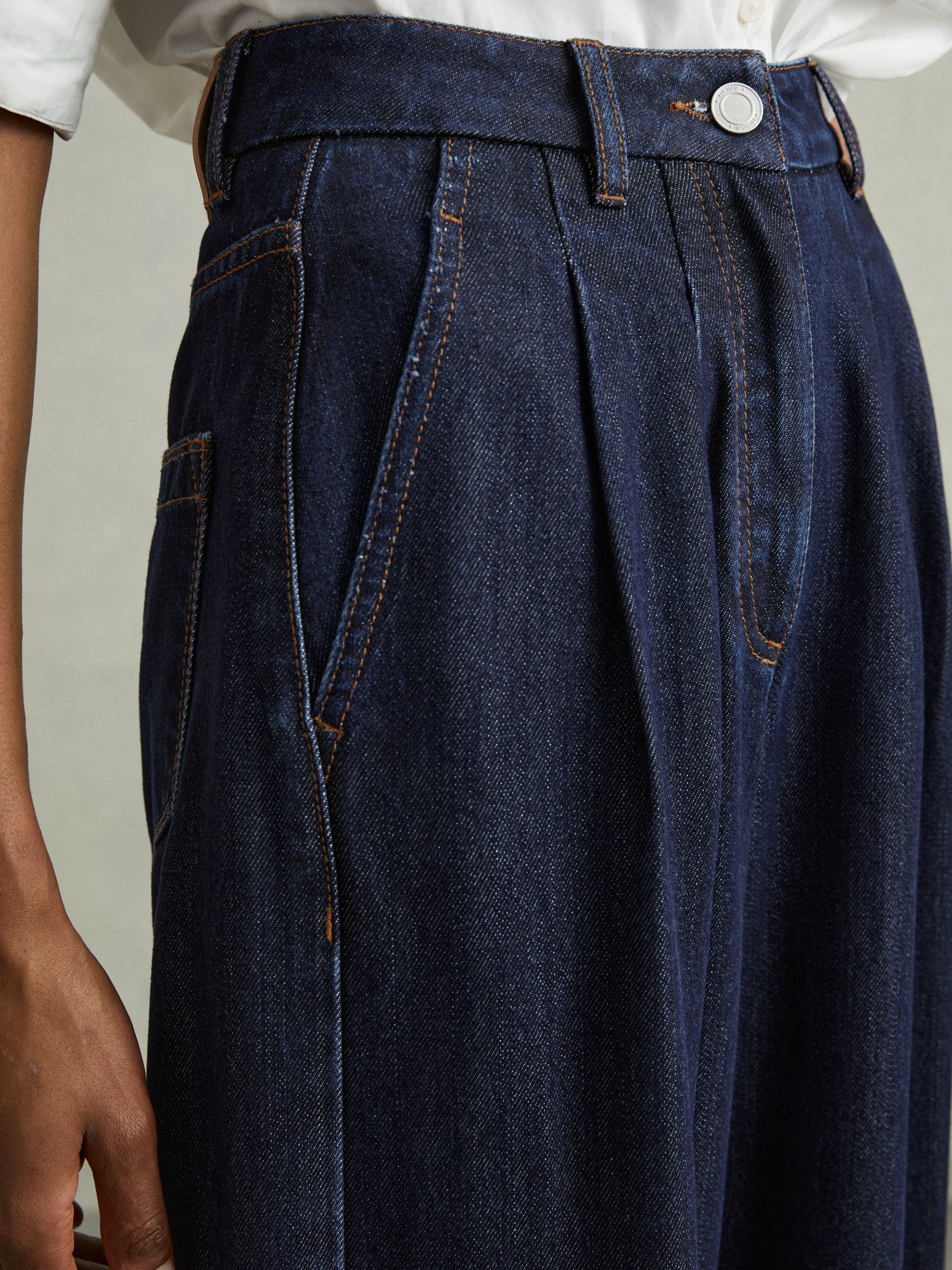 Double Pleat Wide Leg Jeans in Indigo - Image 4 of 6
