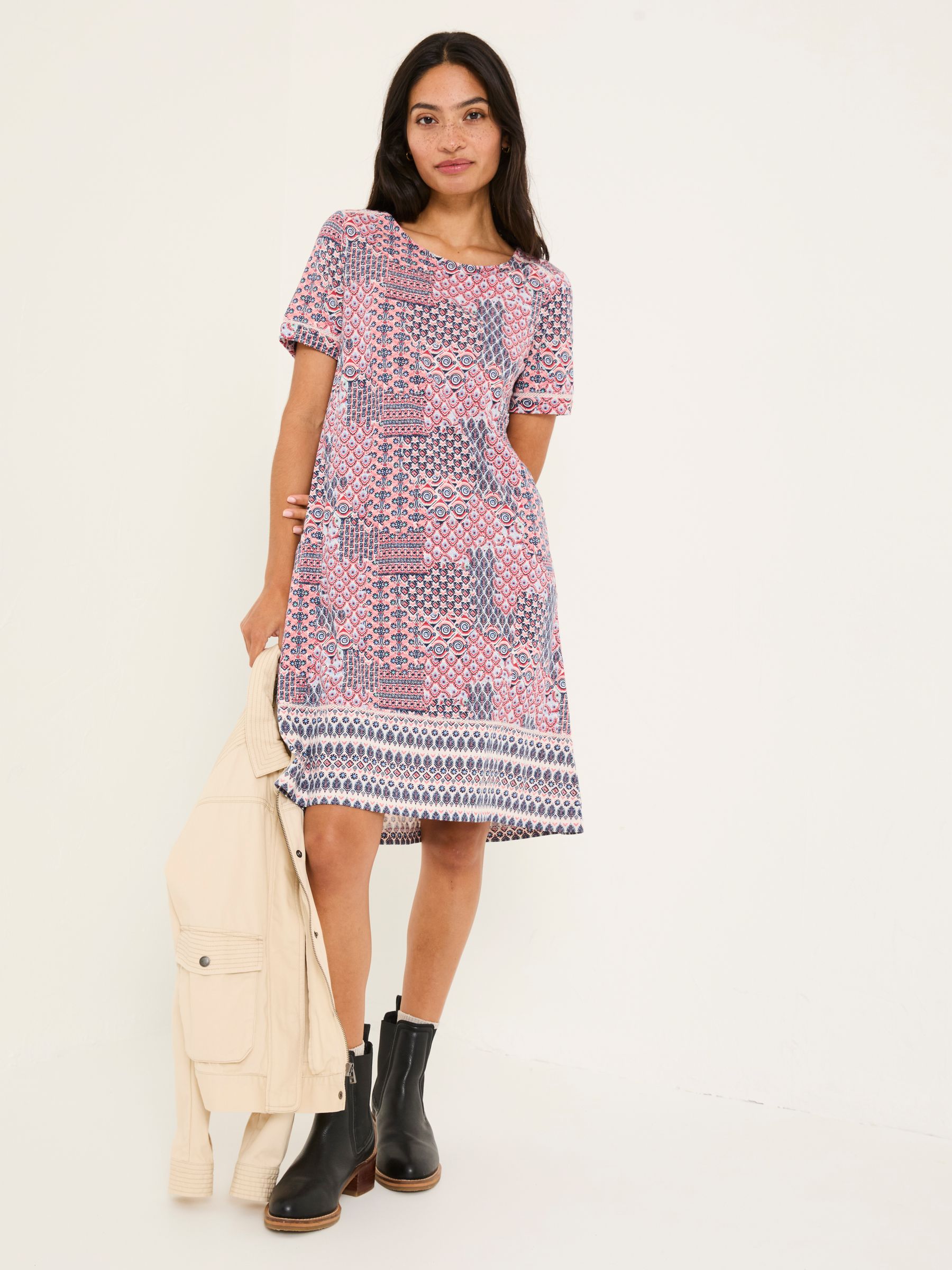 Simone Pink Geo Short Sleeve Jersey Dress - Image 3 of 5