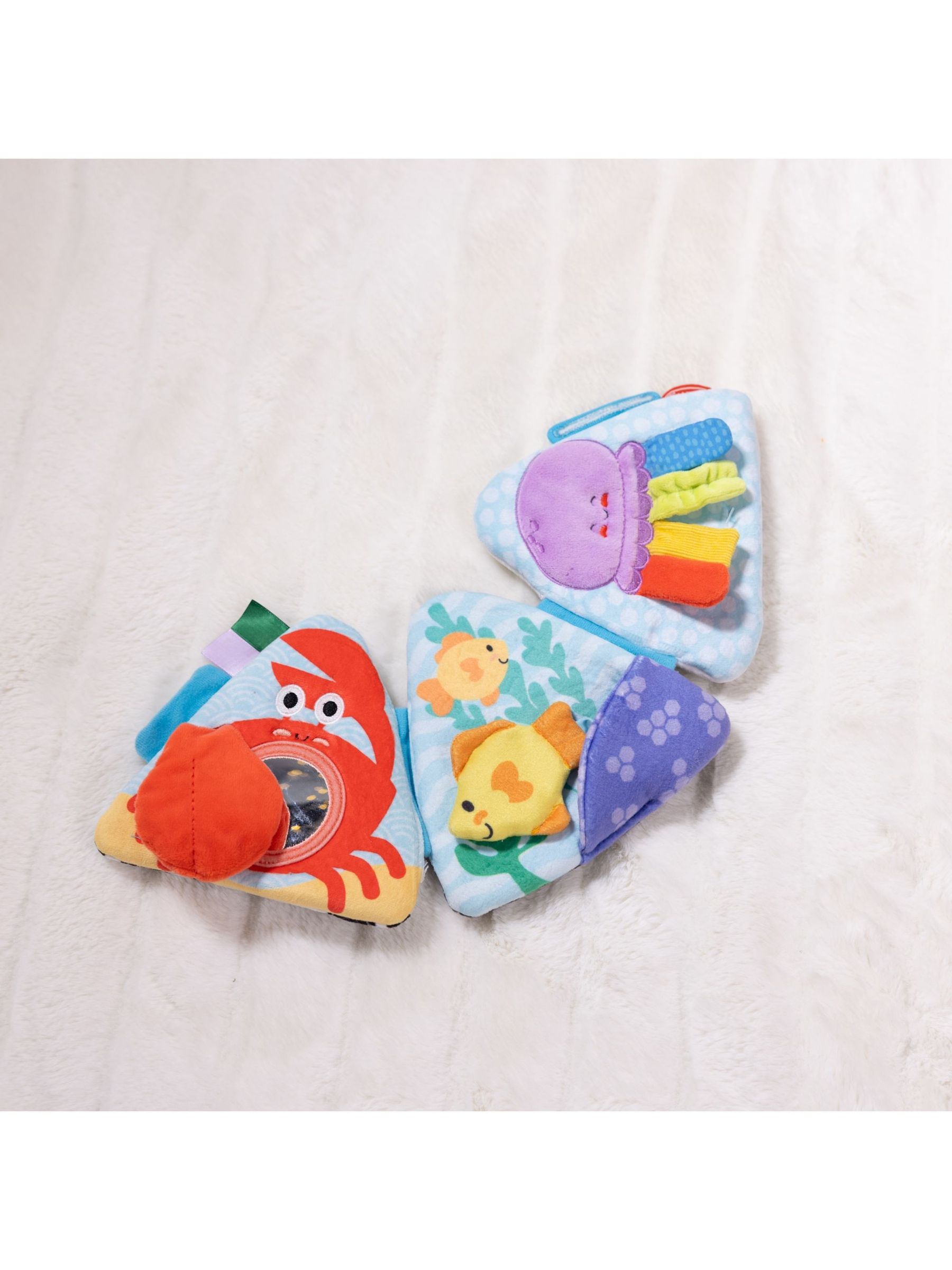 Melissa & Doug No Colour Ocean Tummy Time Triangle - Image 9 of 9